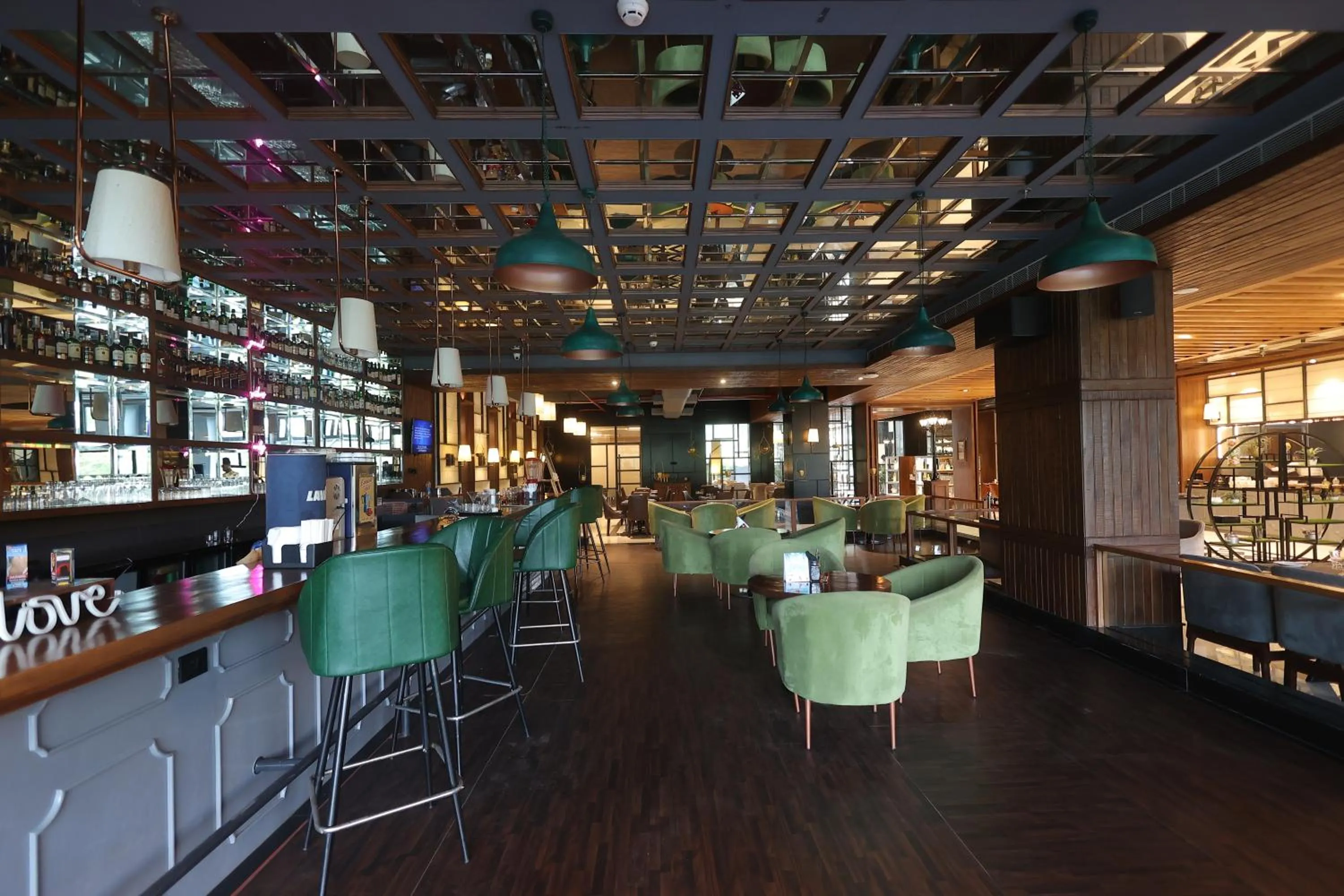 Restaurant/places to eat in Hotel Polo Towers Agartala