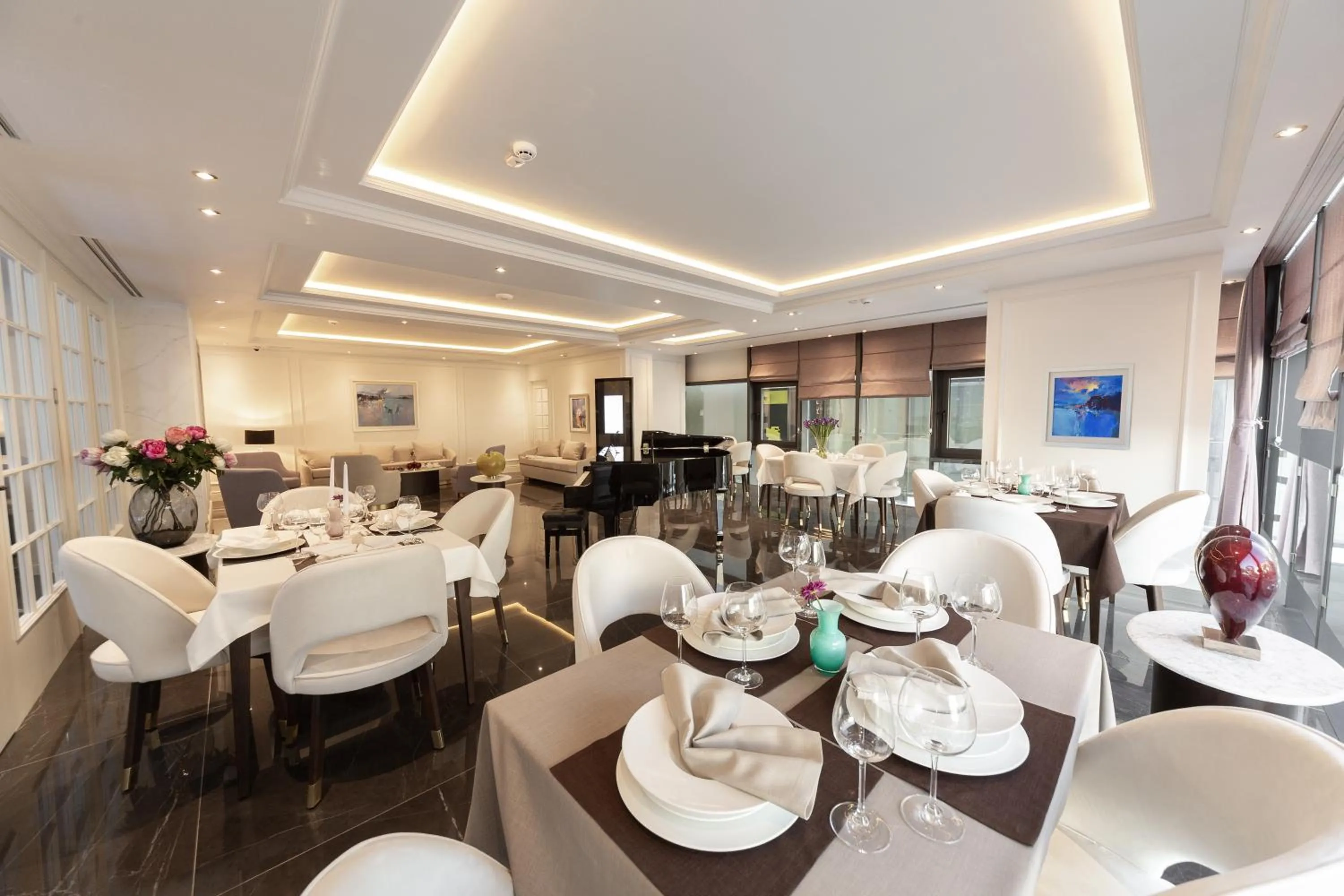 Restaurant/places to eat in Boutique Hotel Vissi d'Arte