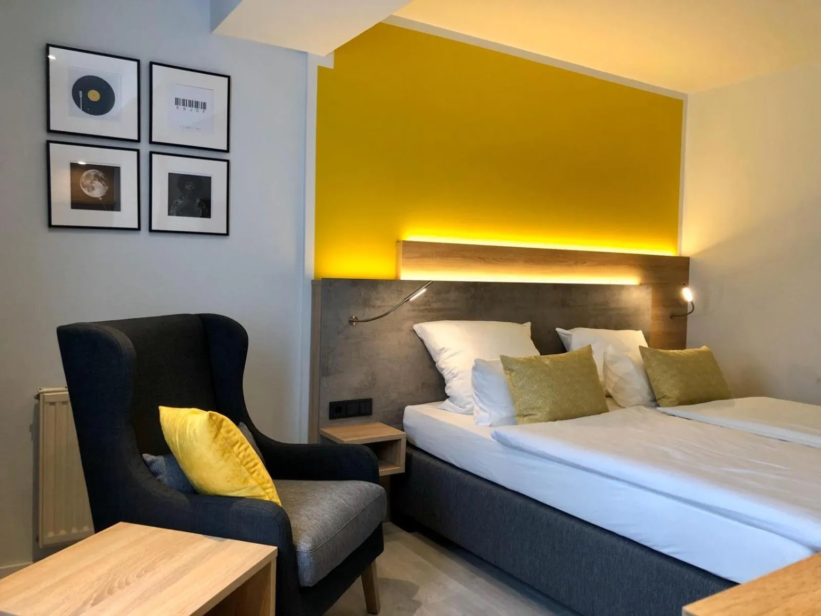 Photo of the whole room, Bed in Vivotel Sonderfeld