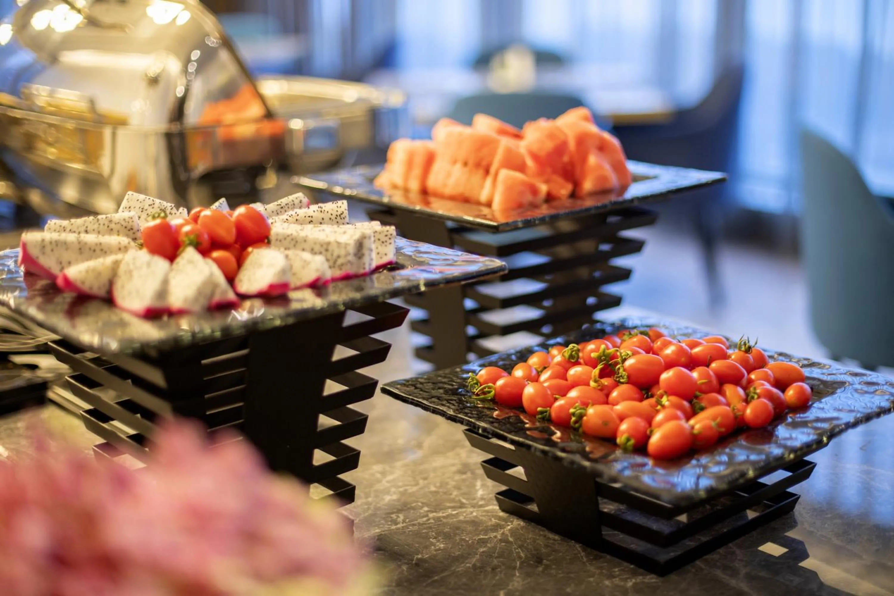 Restaurant/places to eat in Crystal Orange Hotel (Hangzhou Binjiang Star Avenue)