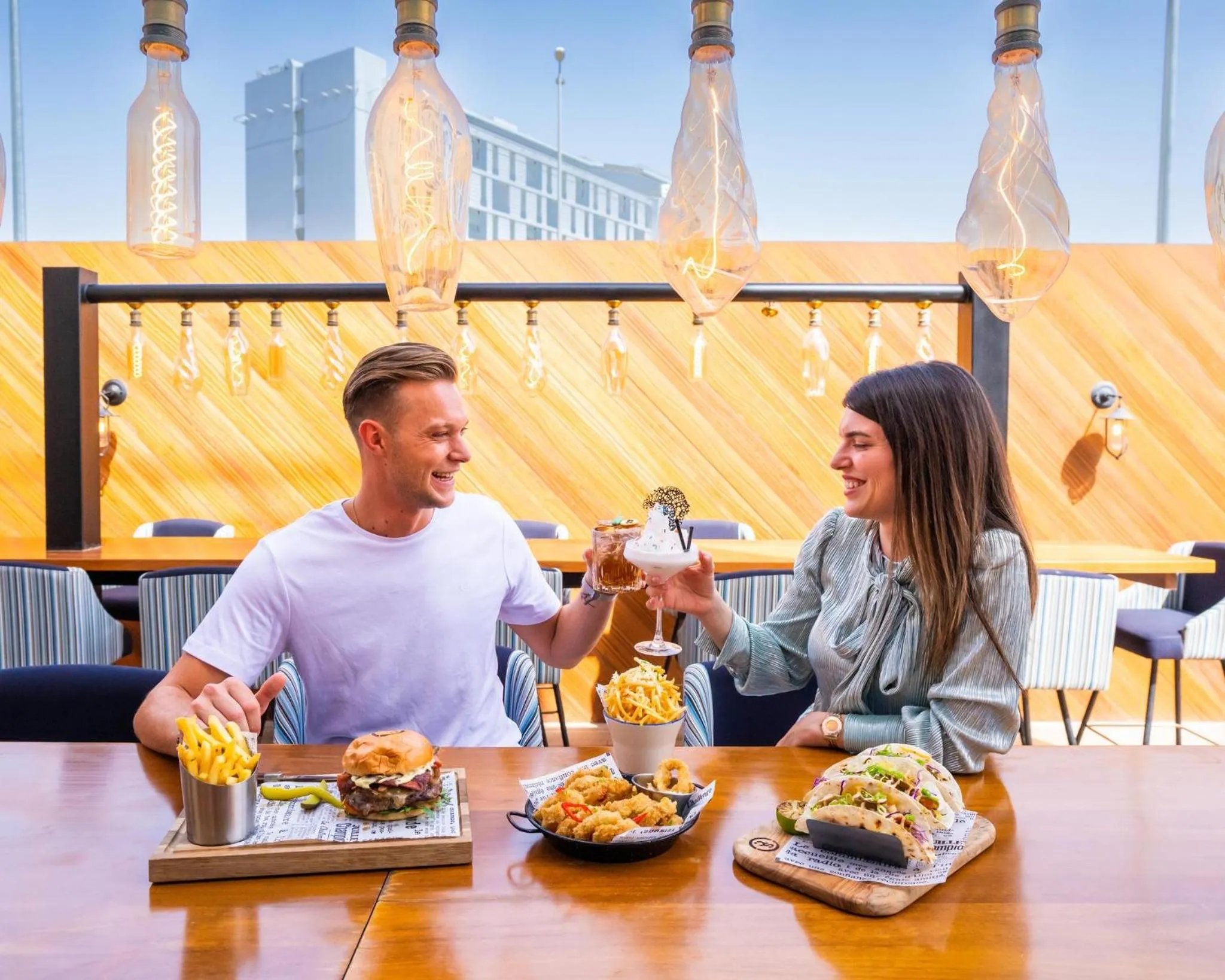 Lounge or bar in Holiday Inn Dubai Al-Maktoum Airport by IHG