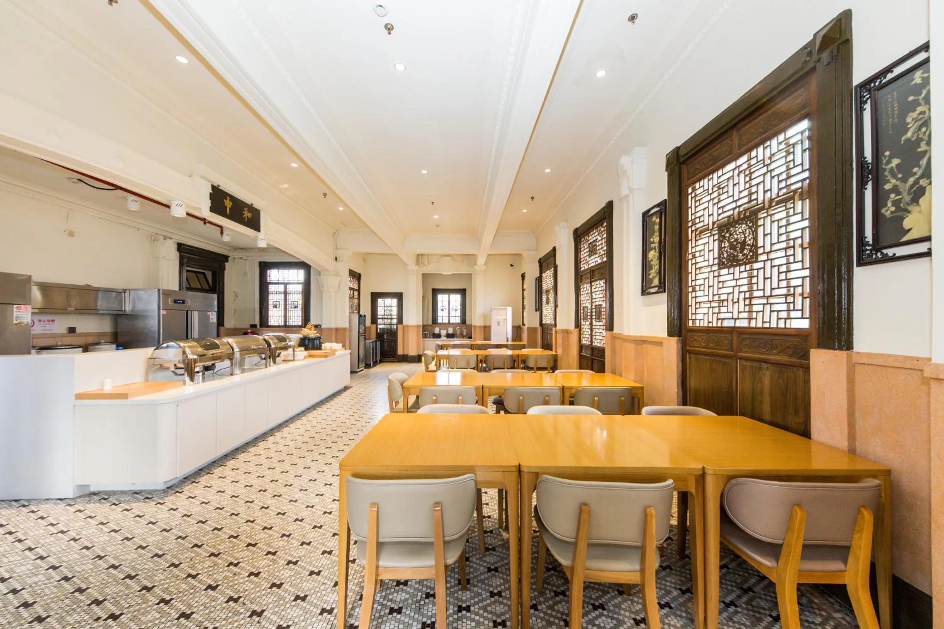 Ji Hotel (Shanghai Bund Ningbo Road)