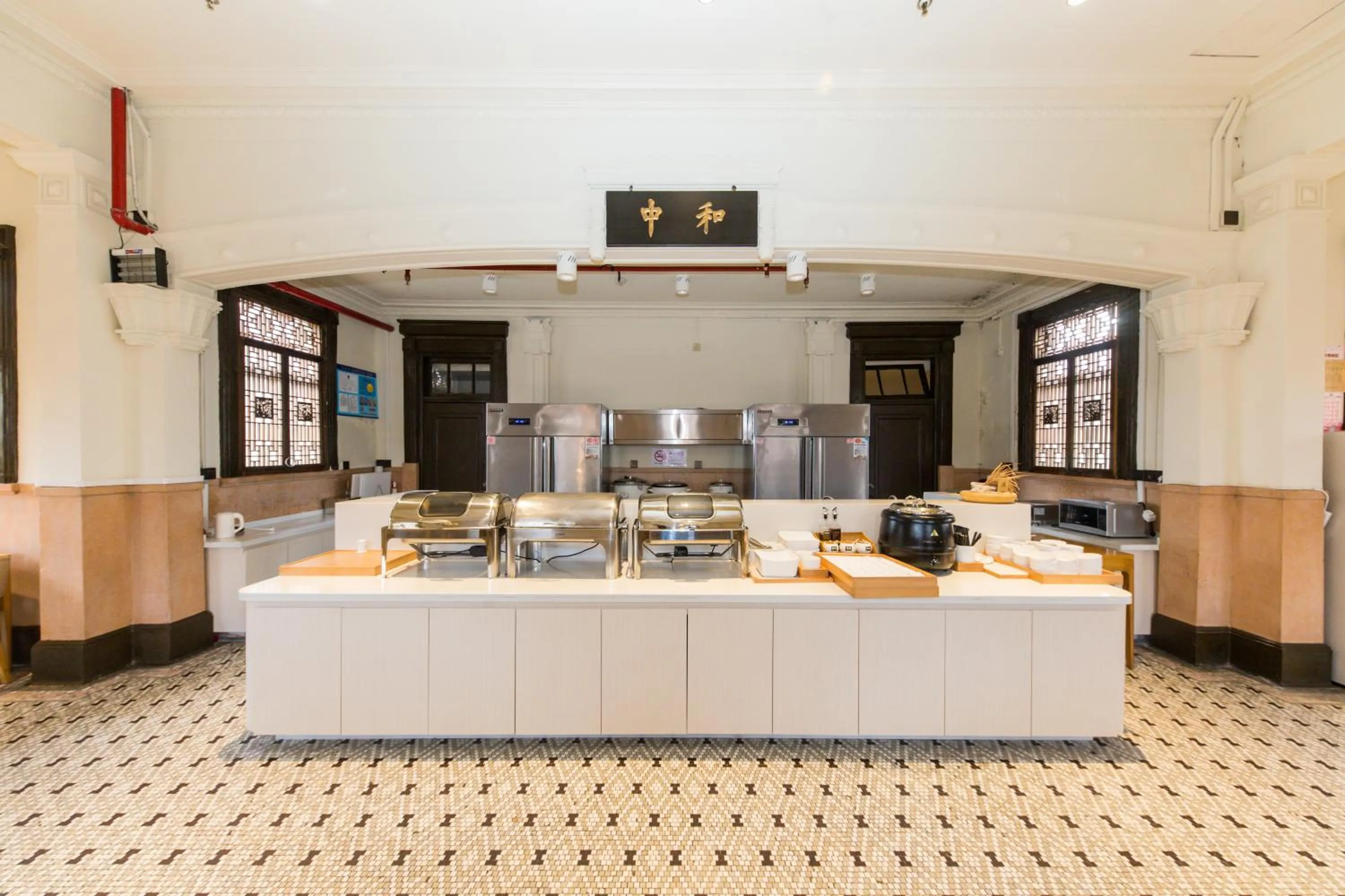 Buffet breakfast in Ji Hotel (Shanghai Bund Ningbo Road)