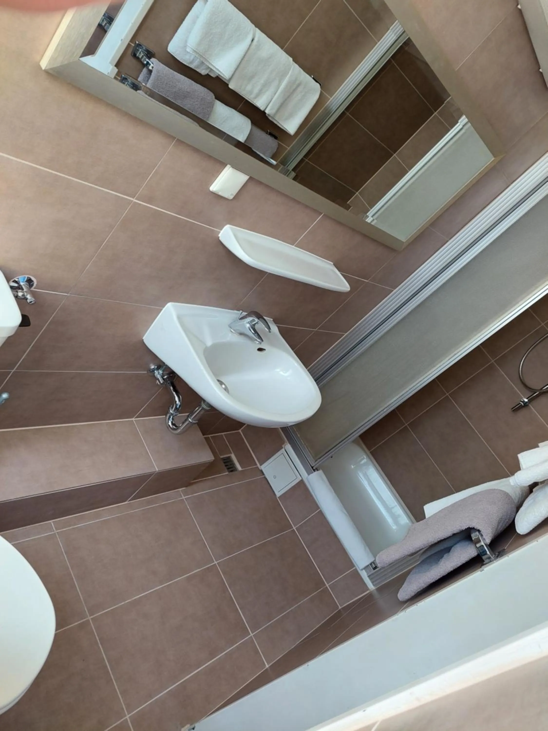 Shower in Hotel Berliner Hof