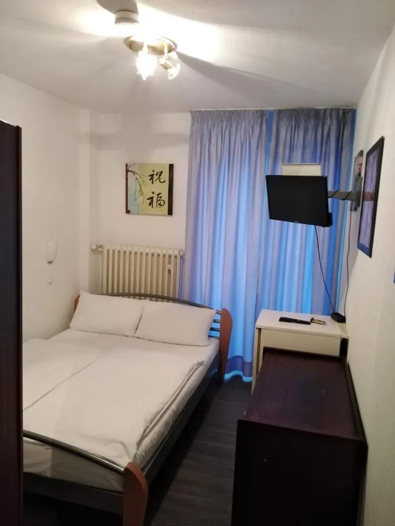 Bed in Hotel Berliner Hof