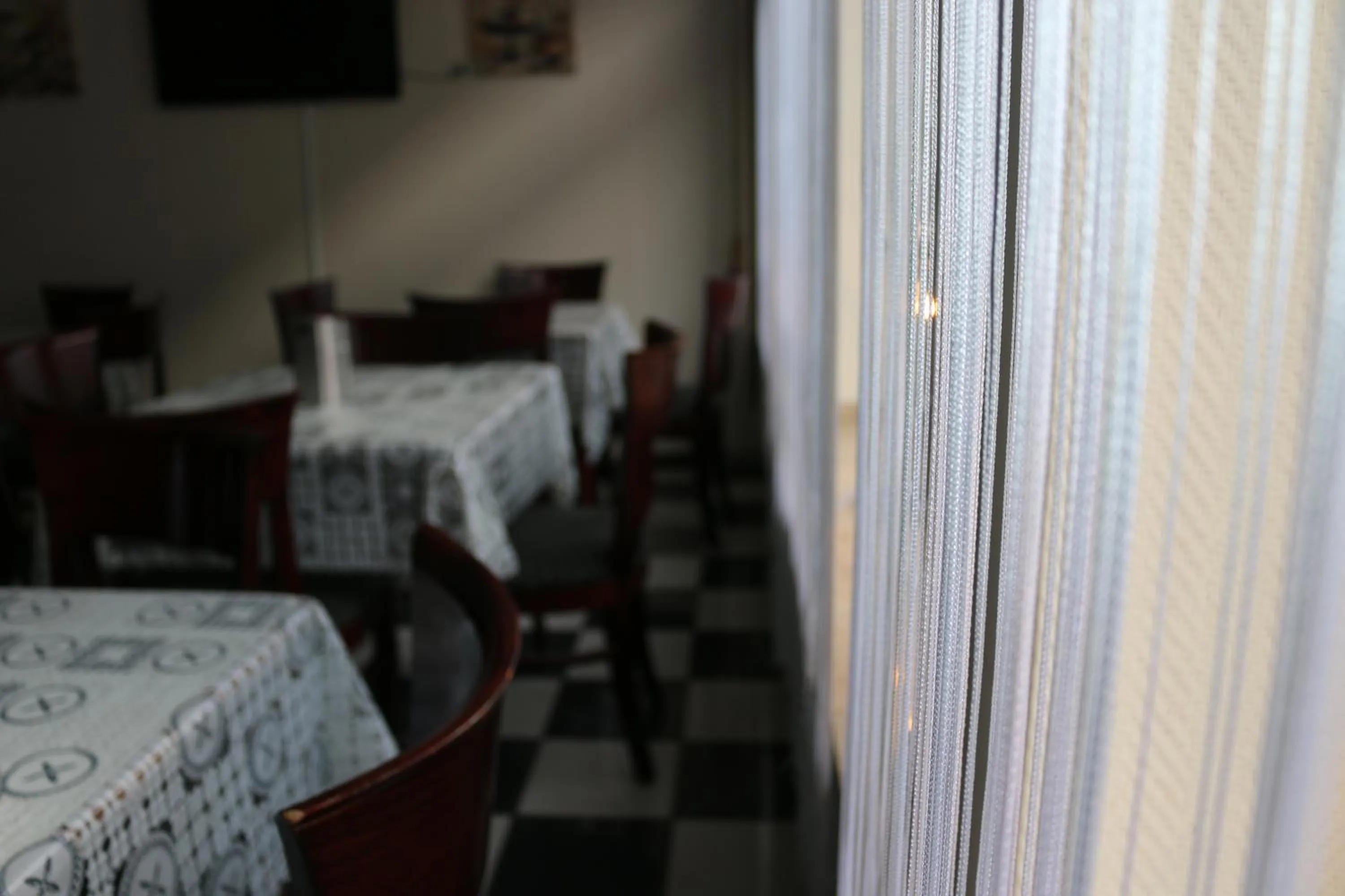 Restaurant/places to eat, Bed in Hotel Berliner Hof