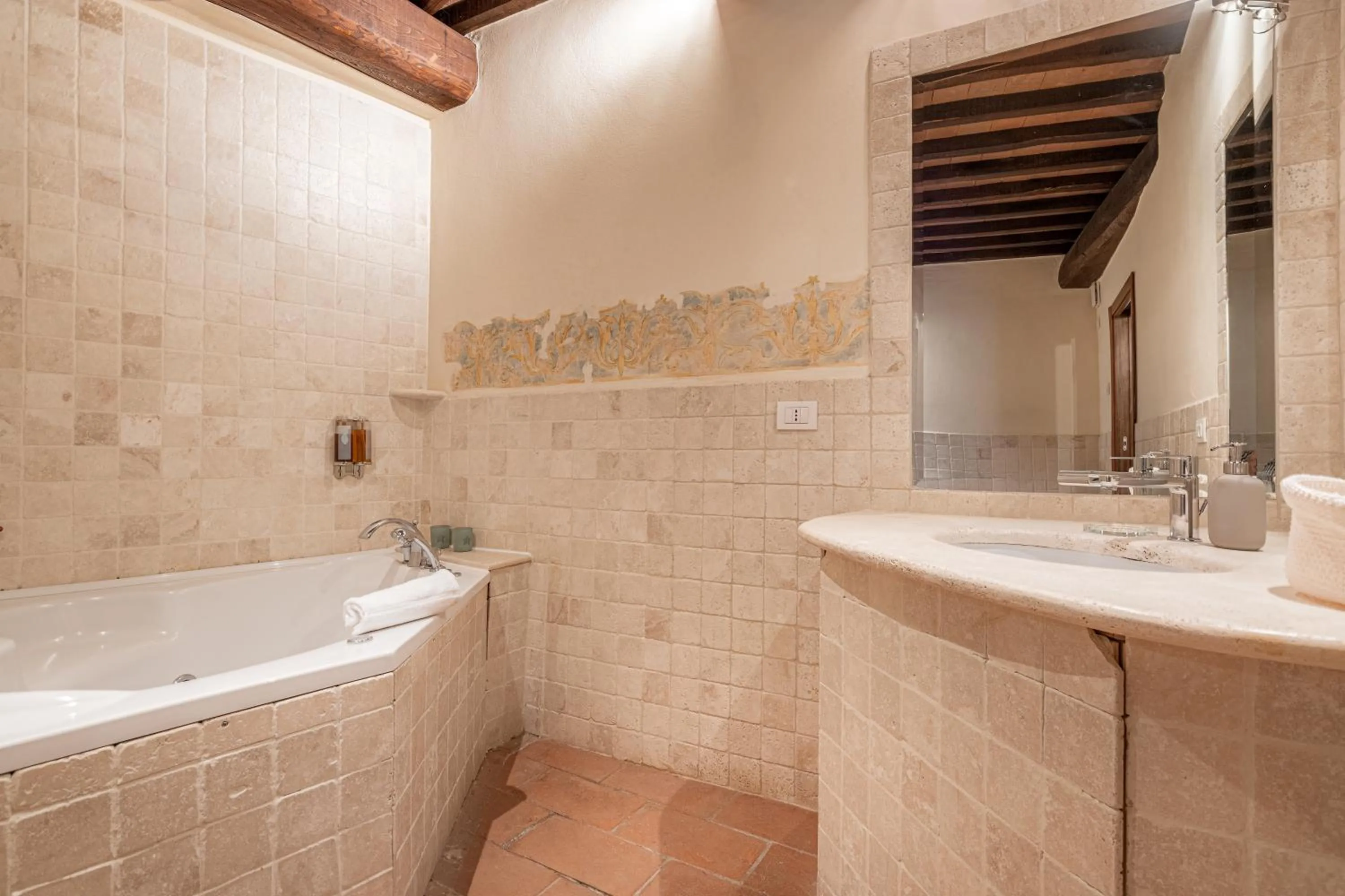 Hot Tub in Palazzo Brandano Hotel