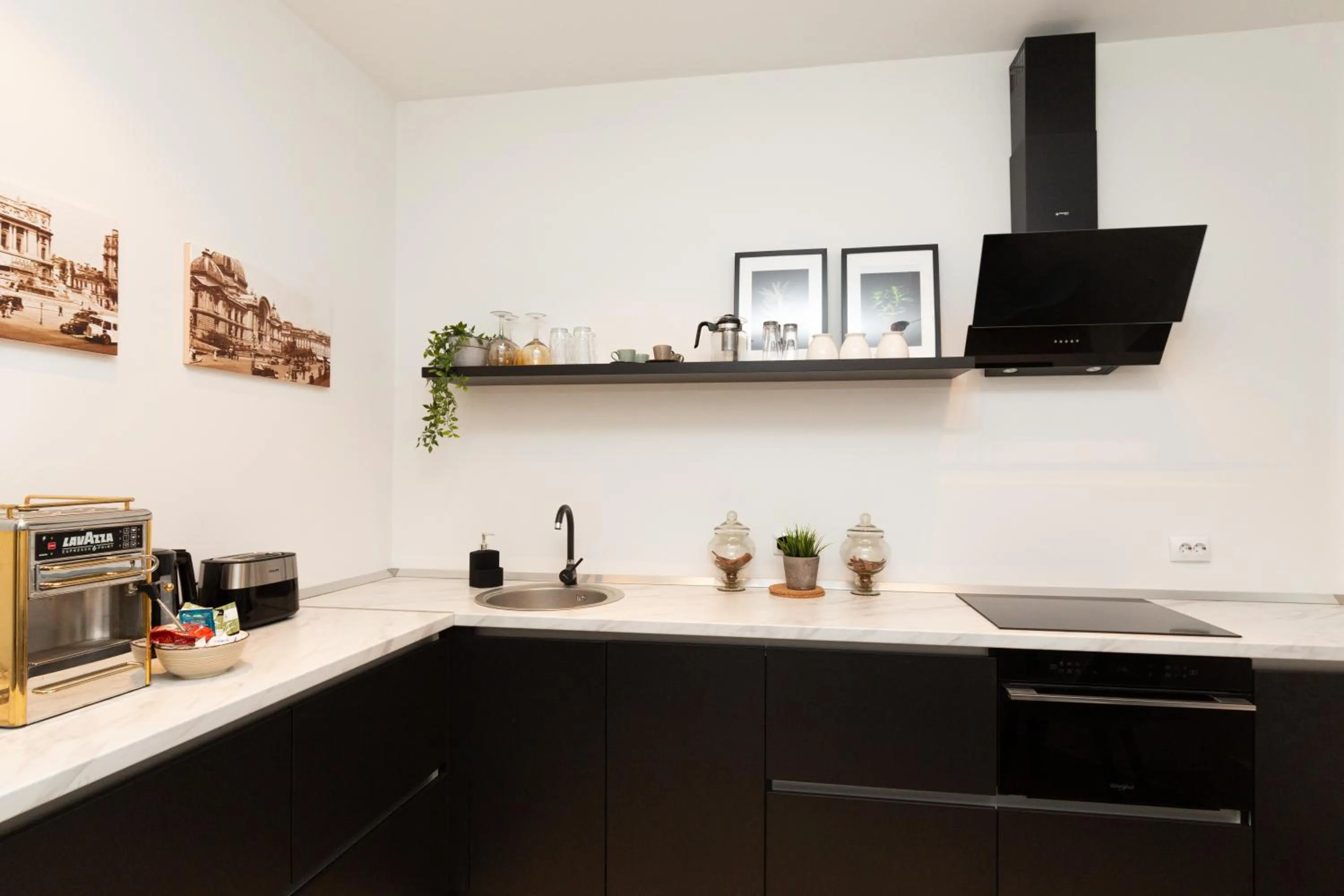 kitchen in Metropole Apartments Royal Residence