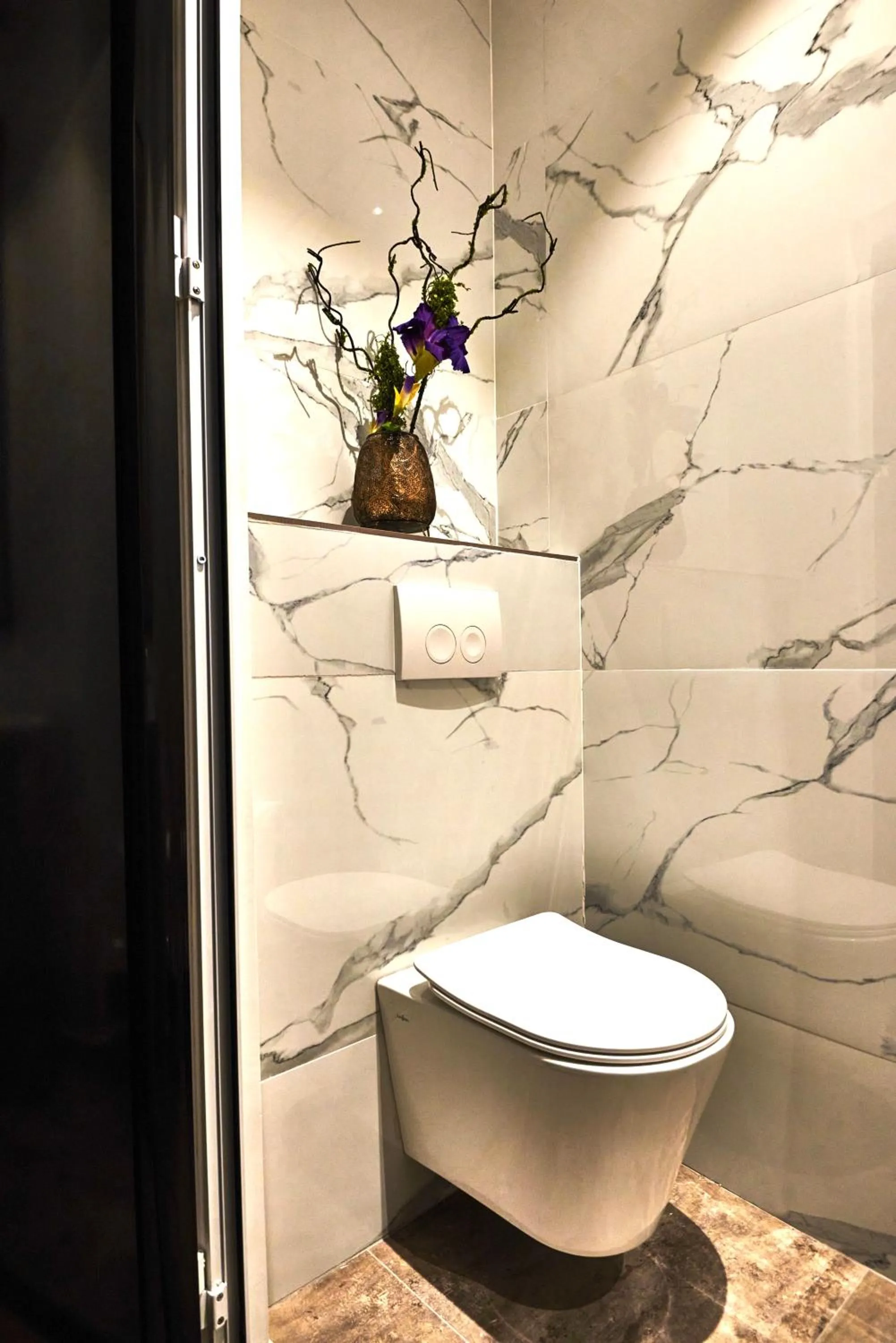 Bathroom in Metropole Apartments Royal Residence