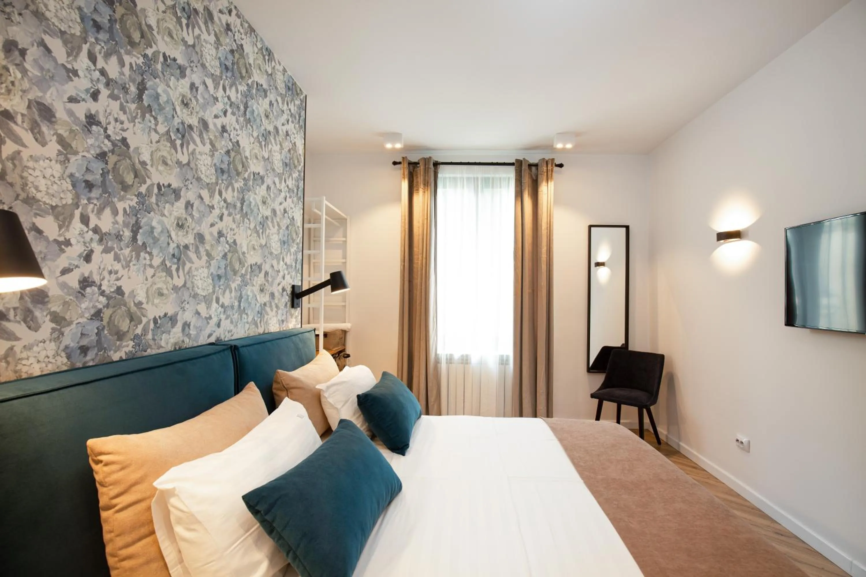 Bedroom, Bed in Metropole Apartments Royal Residence