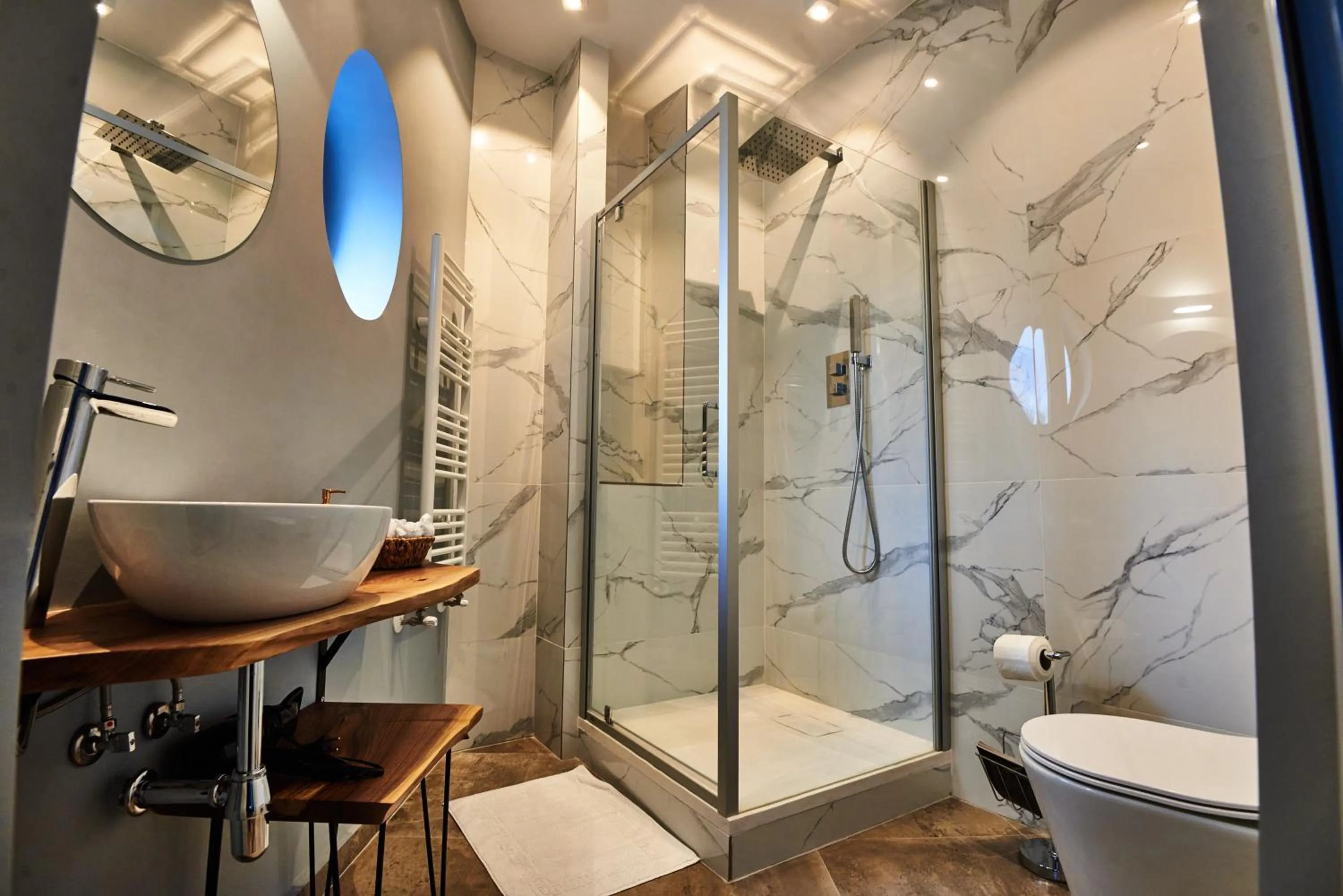 Bathroom in Metropole Apartments Royal Residence