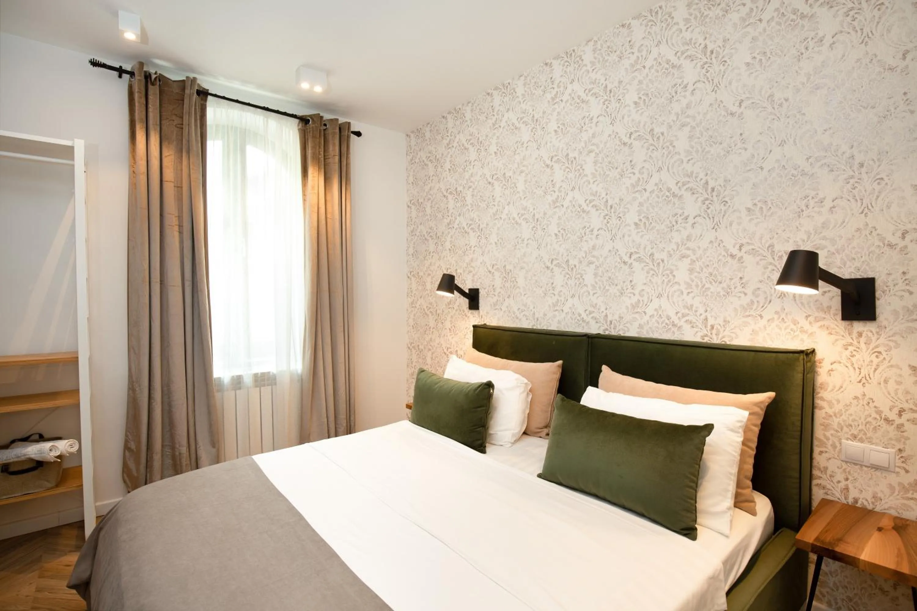 Bedroom, Bed in Metropole Apartments Royal Residence