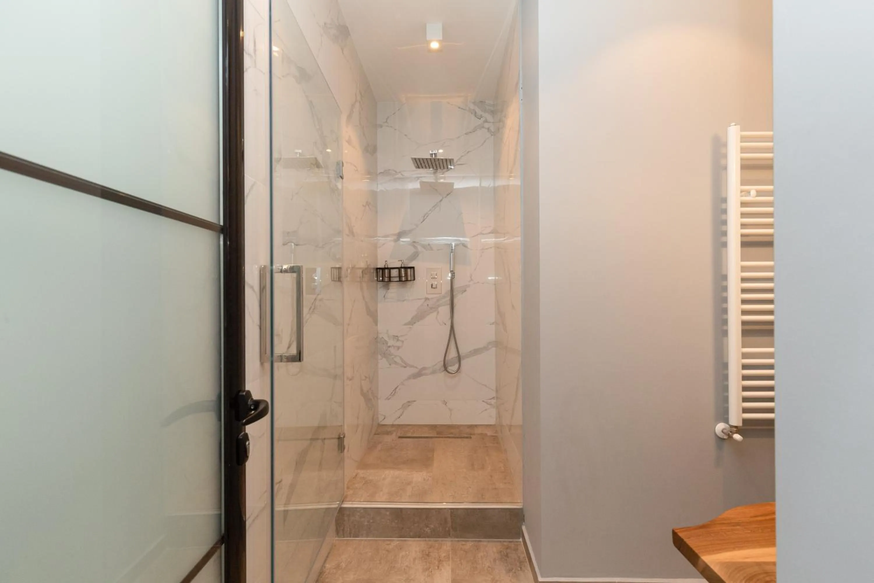 Bathroom in Metropole Apartments Royal Residence