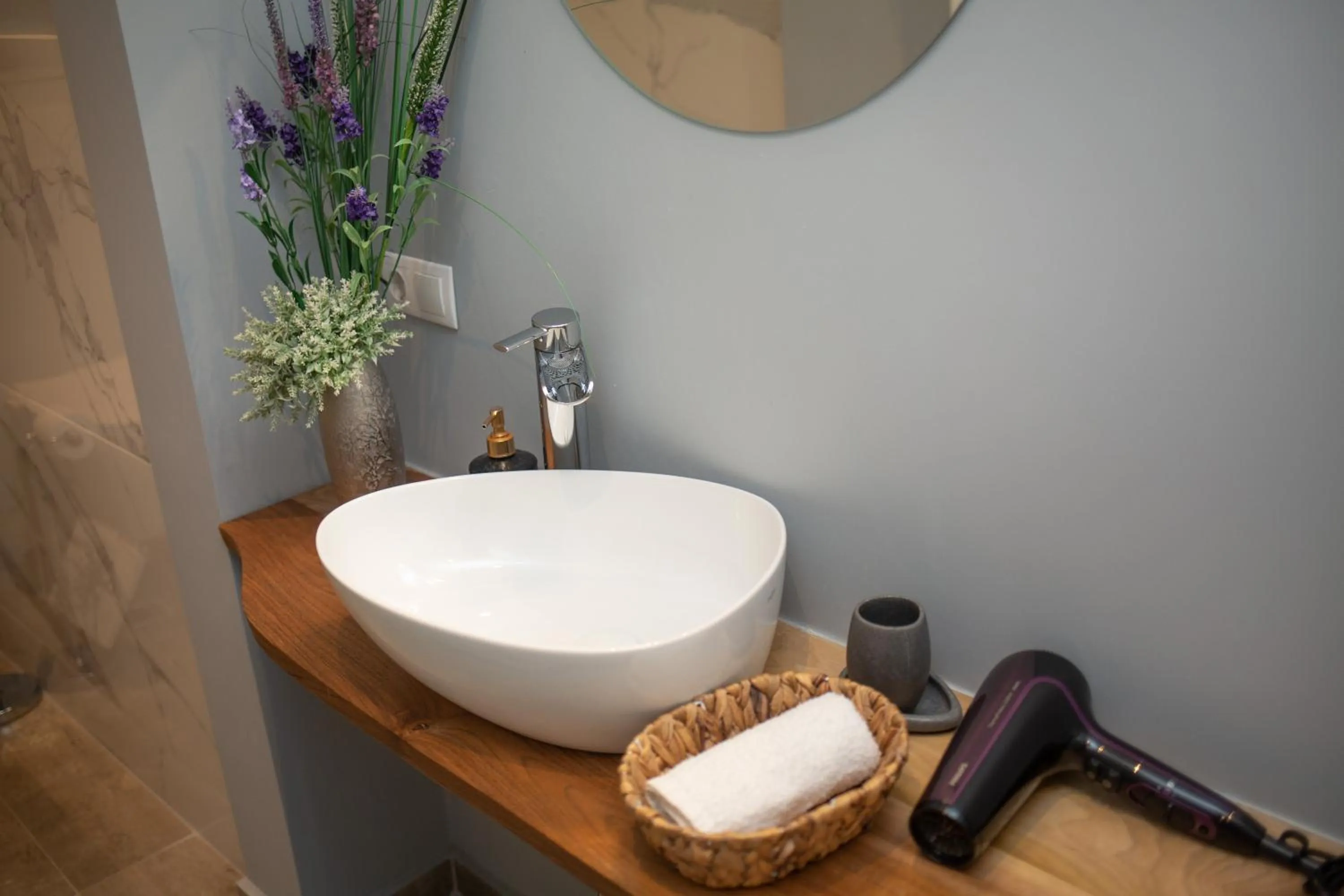Bathroom in Metropole Apartments Royal Residence
