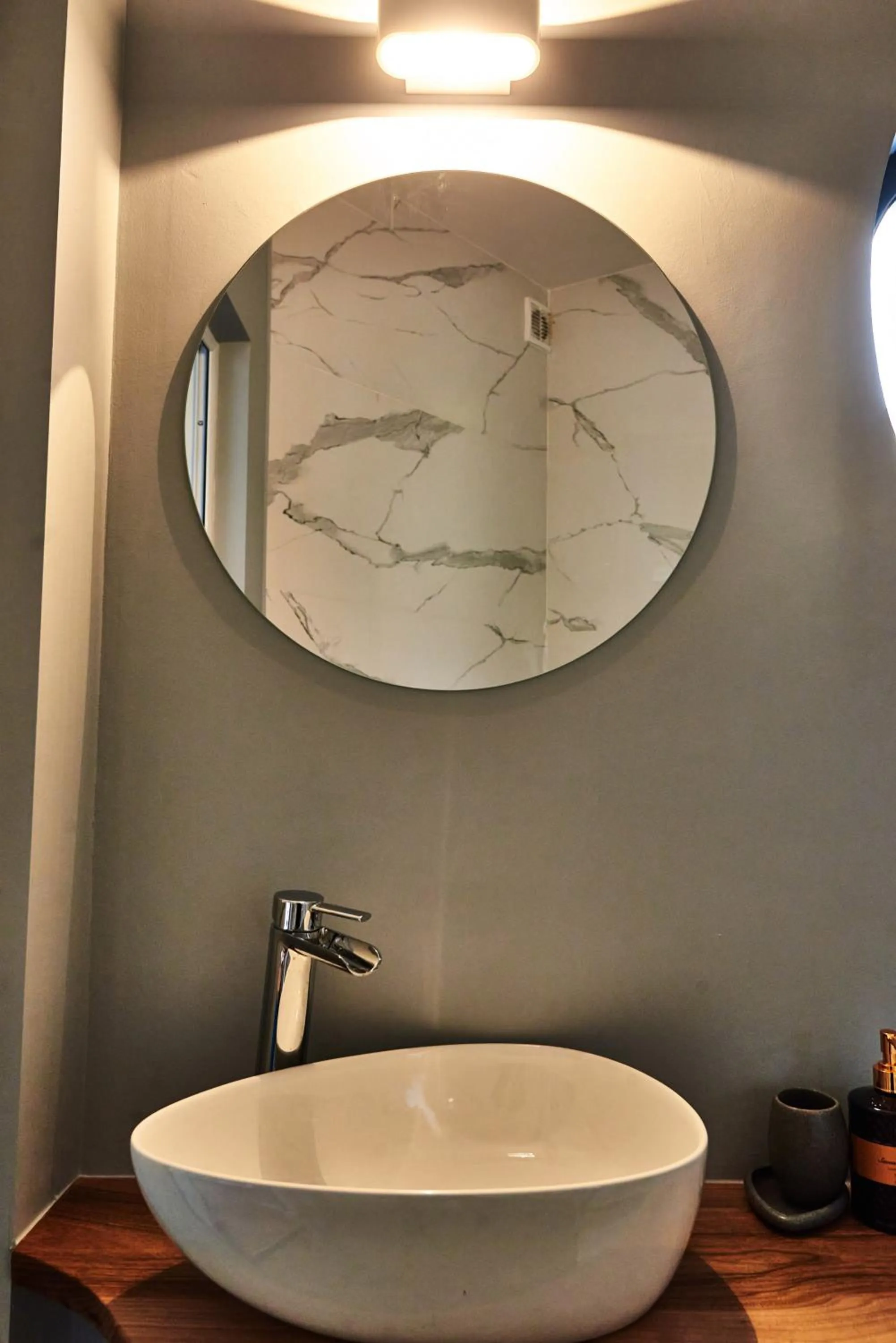 Bathroom in Metropole Apartments Royal Residence