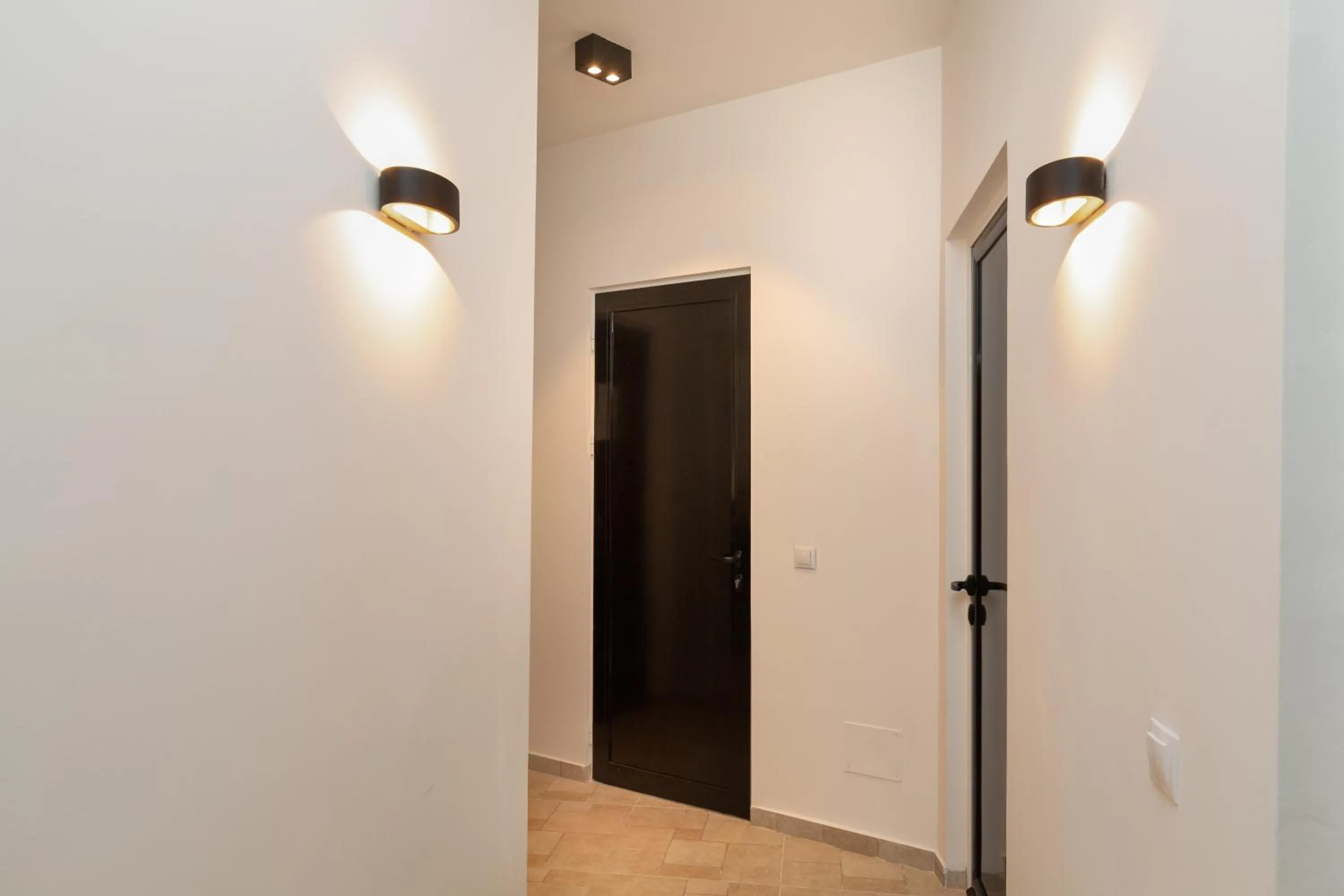 Facade/entrance in Metropole Apartments Royal Residence