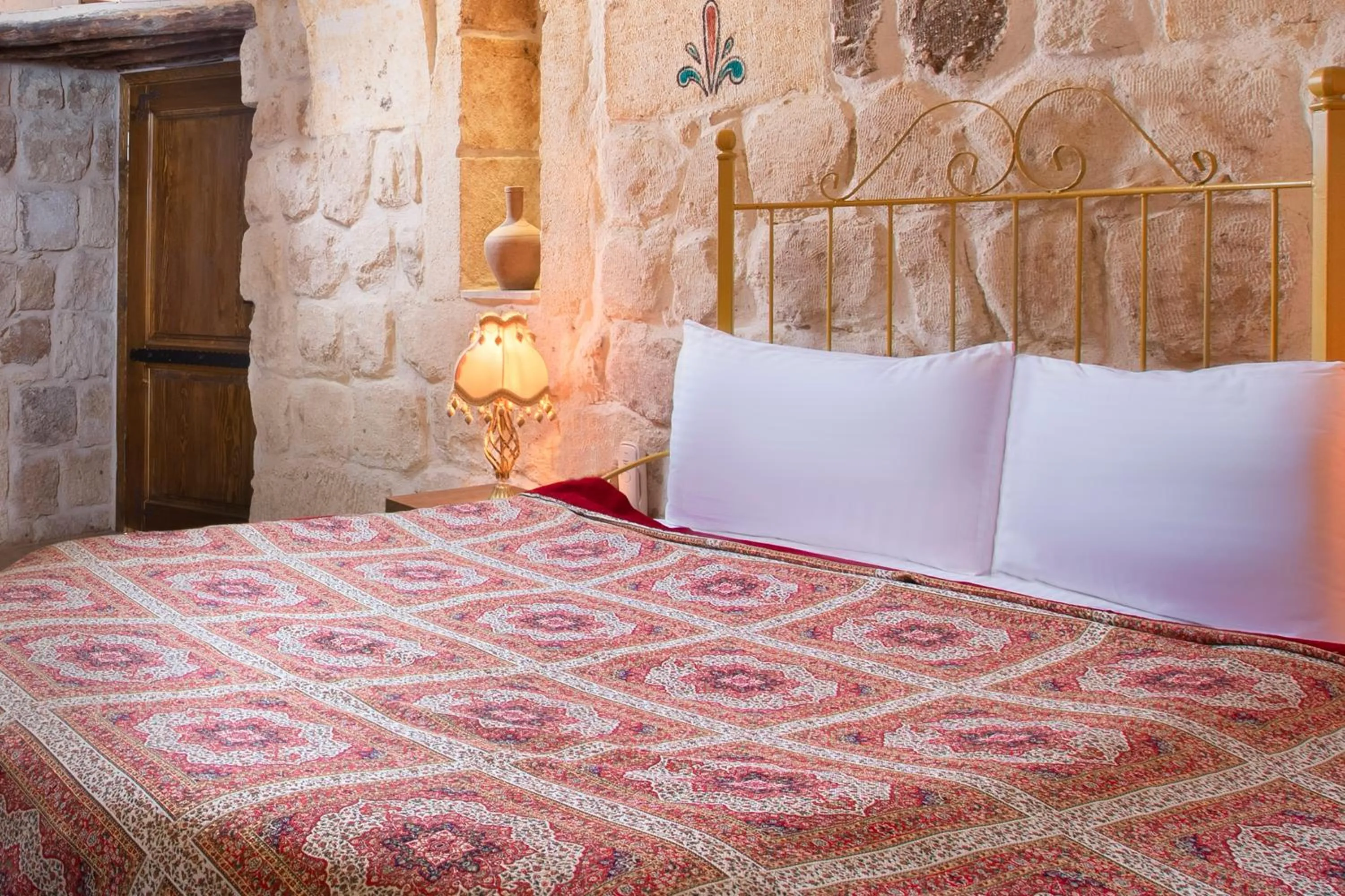 Bed in Carna Cave Hotel Cappadocia Only Adult