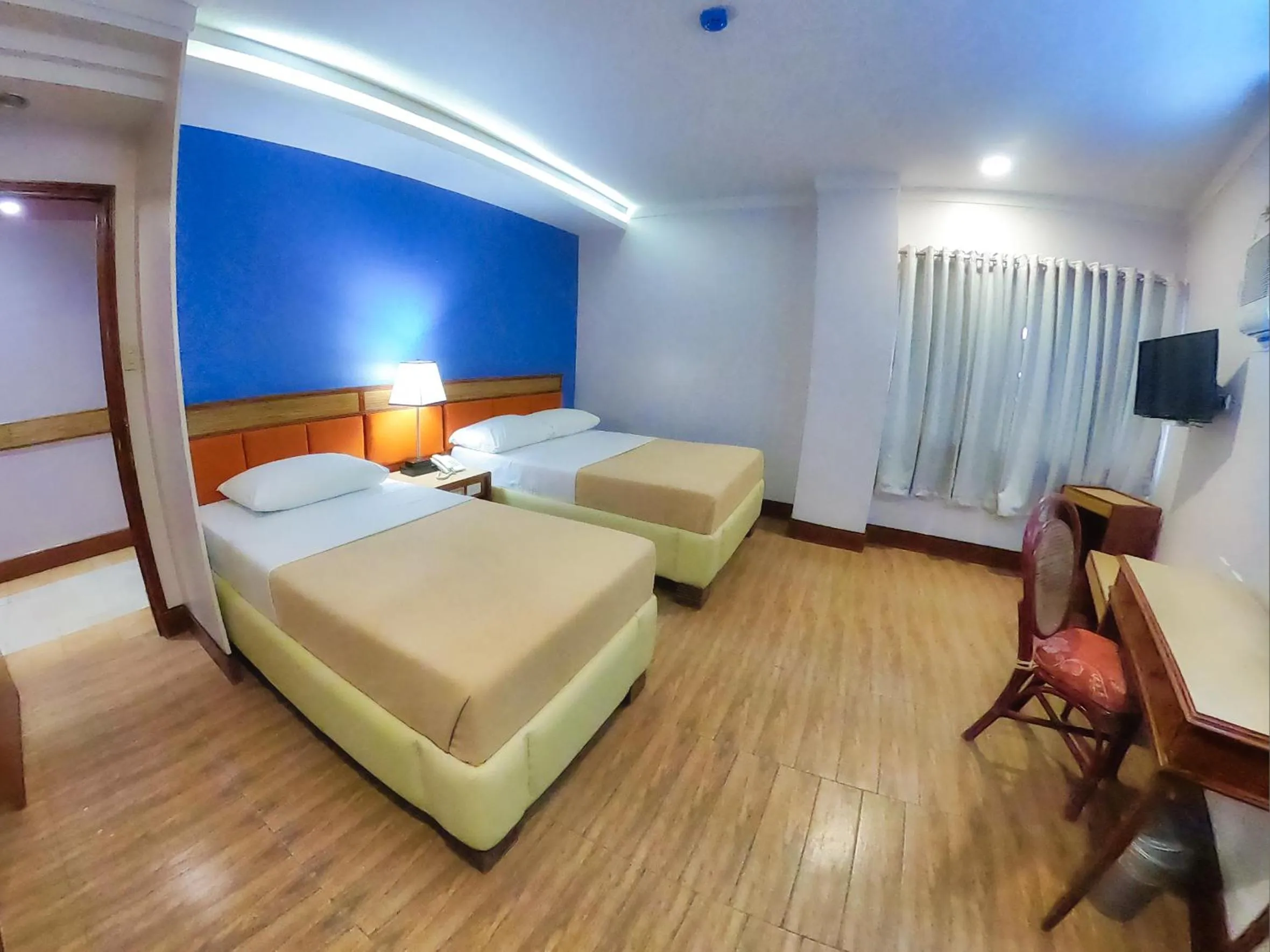 Photo of the whole room, Bed in Hotel Valencia