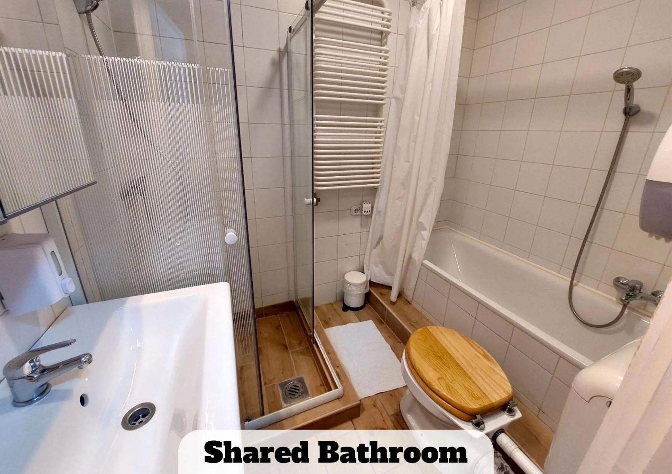 Toilet in Black Sheep Budapest Smart Rooms