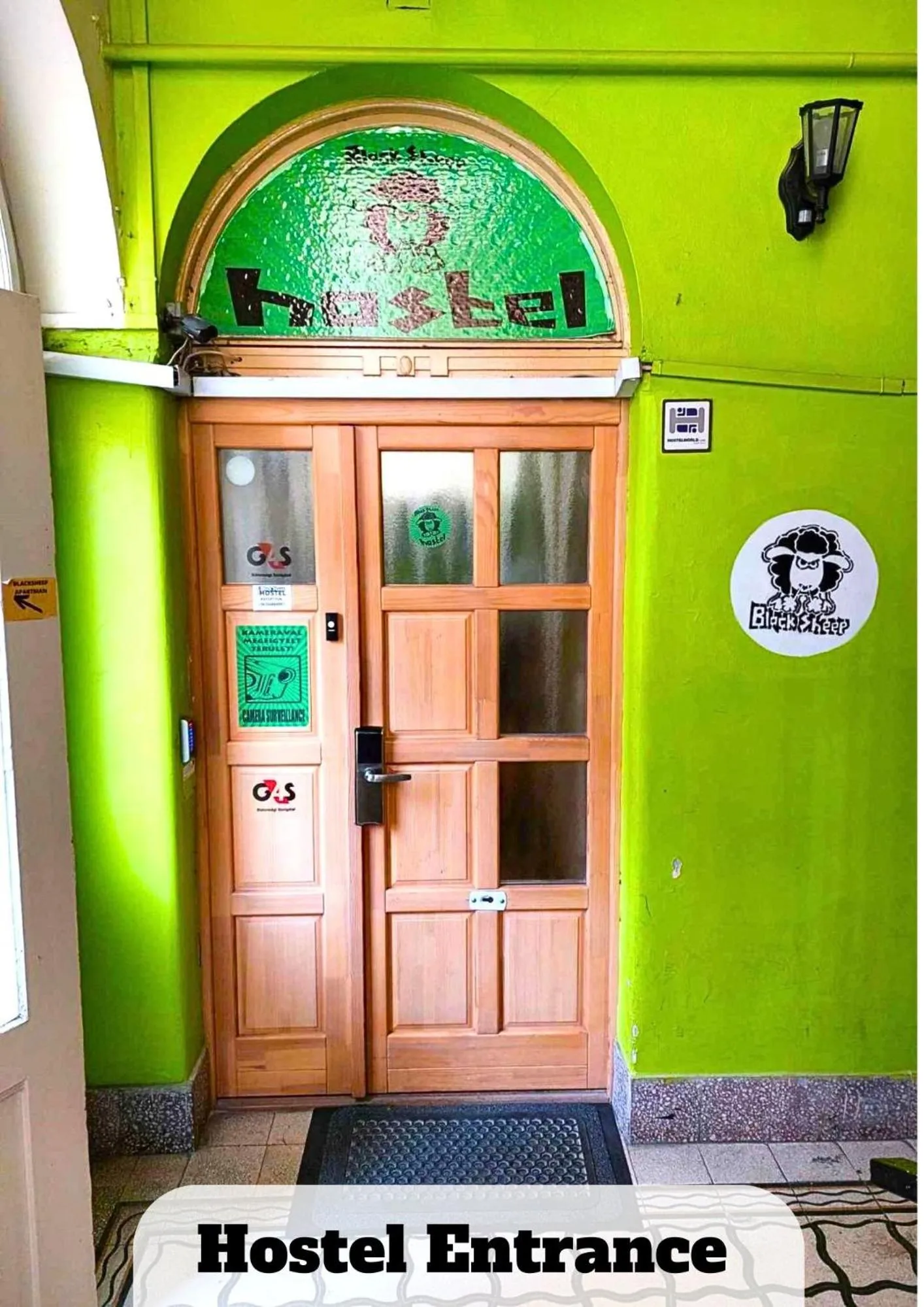Facade/entrance in Black Sheep Budapest Smart Rooms