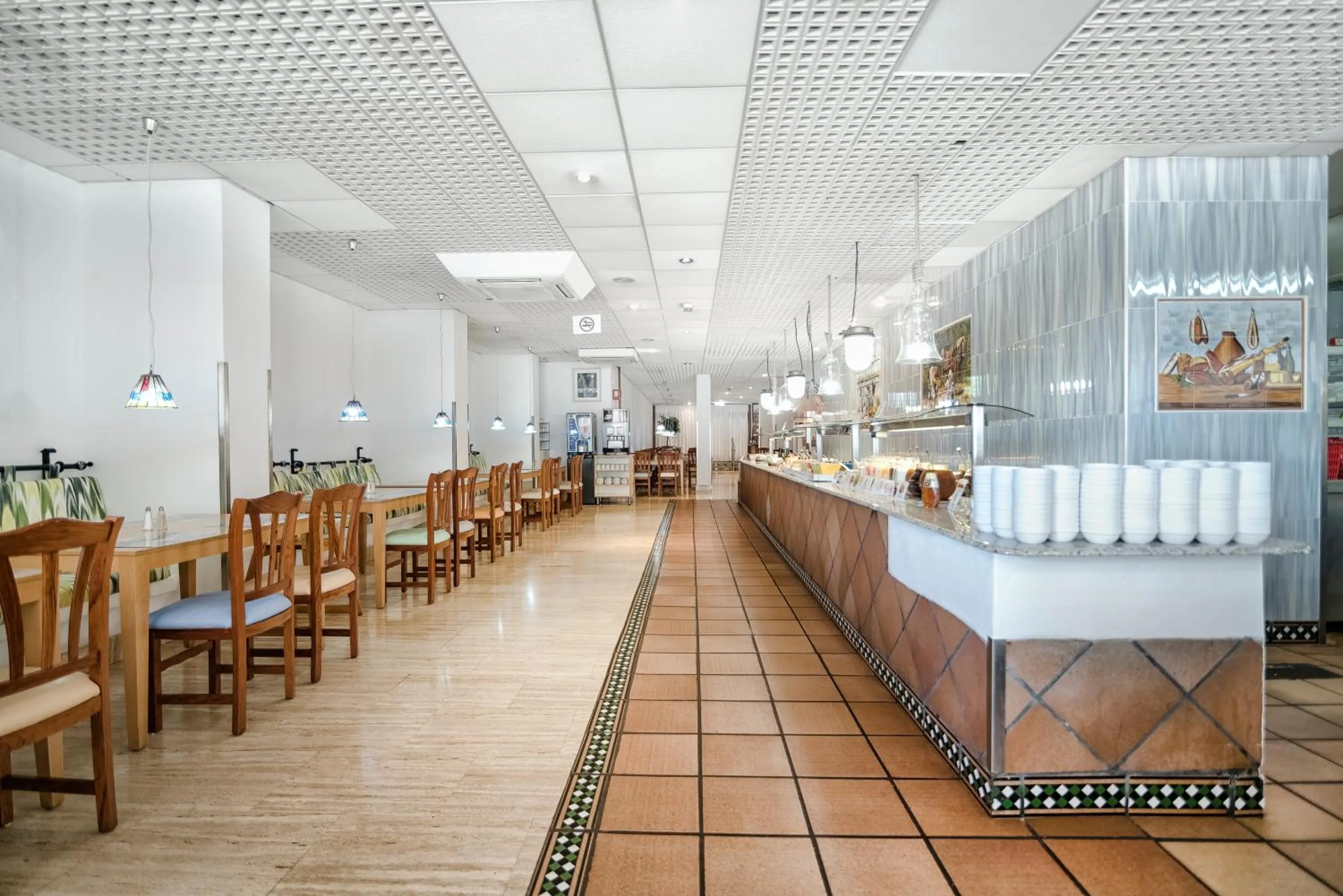 Restaurant/places to eat in Hotel Europalace