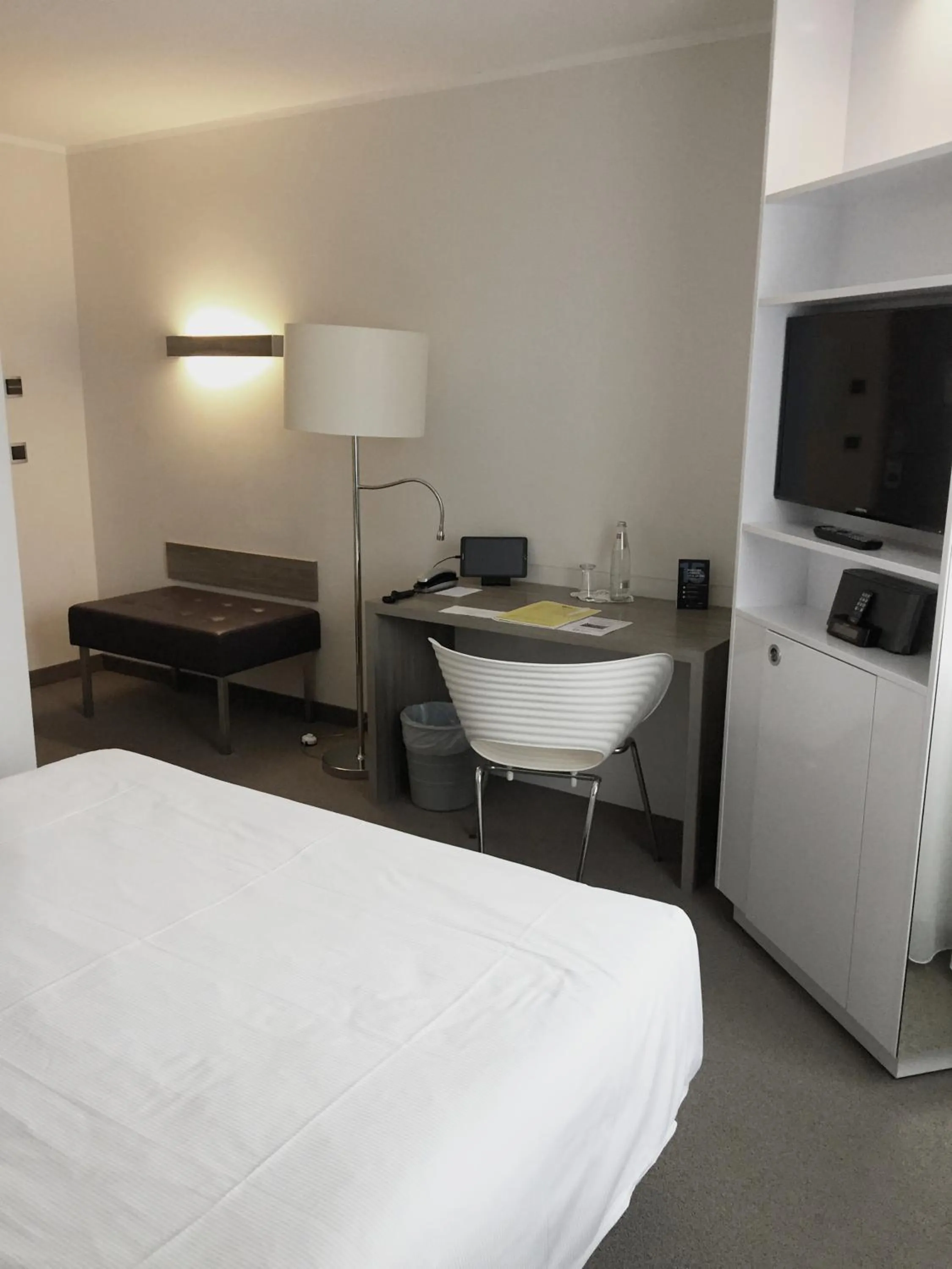 Photo of the whole room, Bed in Hotel Schweizer Hof