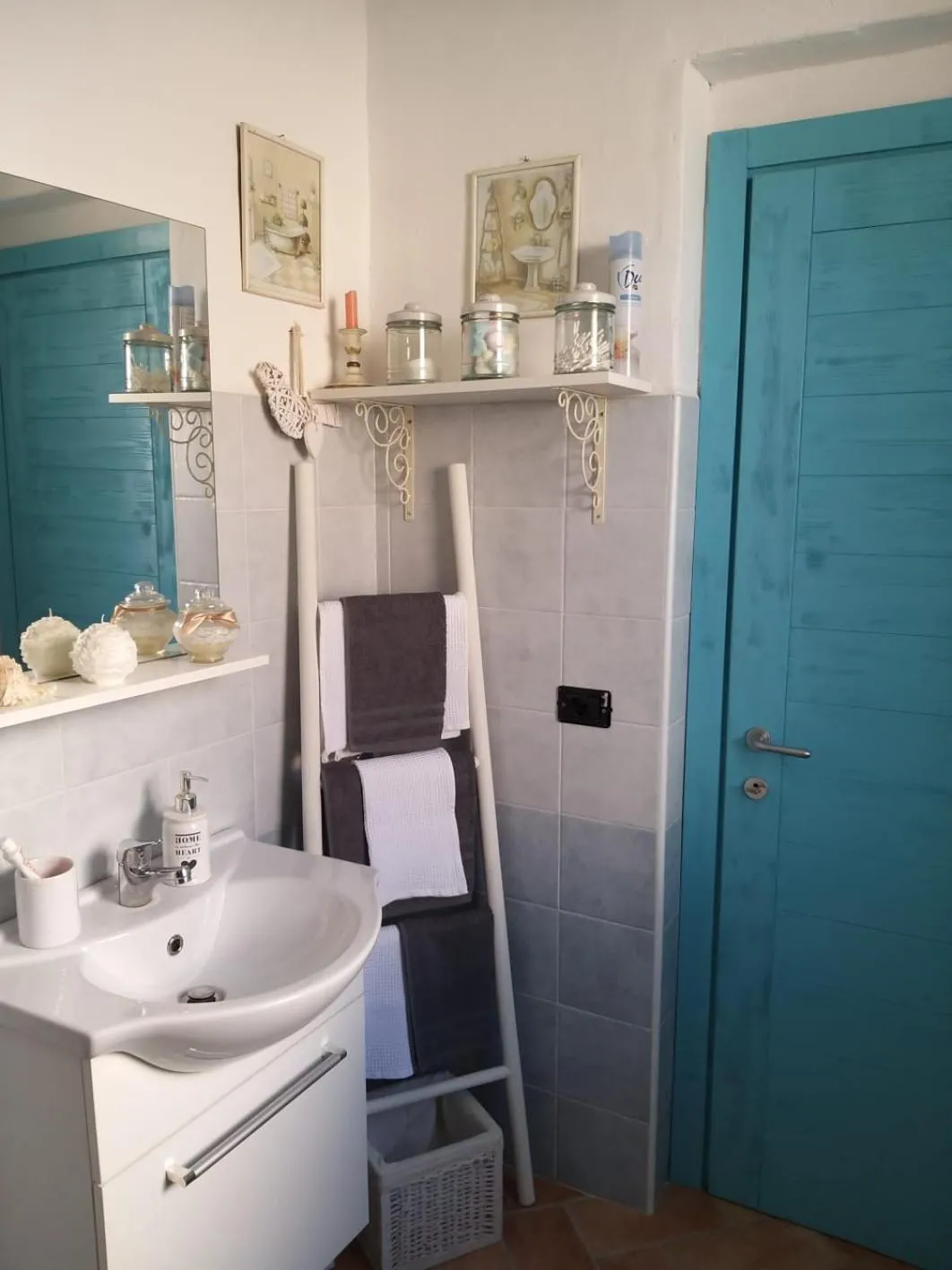 Shower in B&B Roseddu