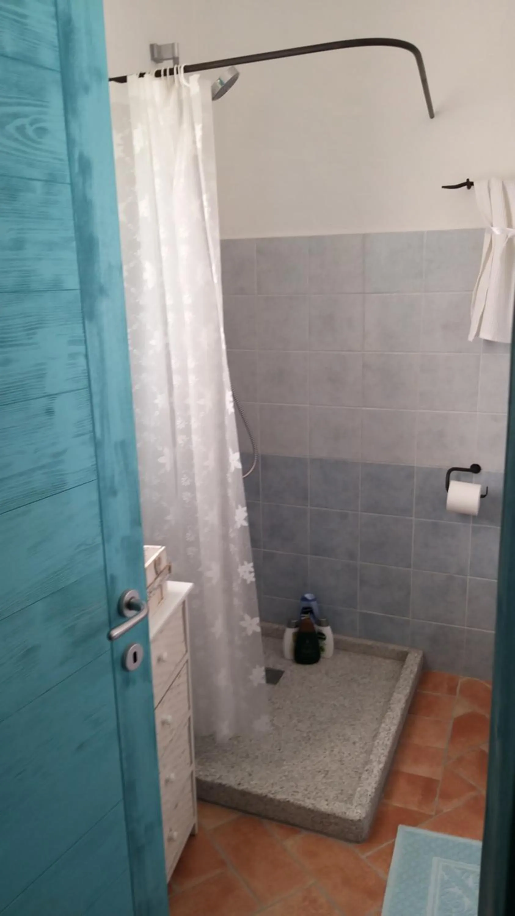 Shower in B&B Roseddu