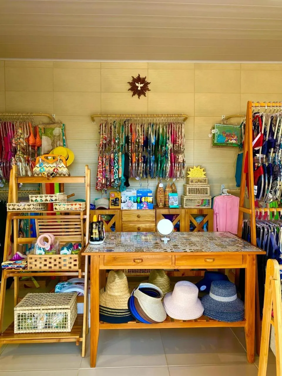 On-site shops in Pousada Sonho de Mar