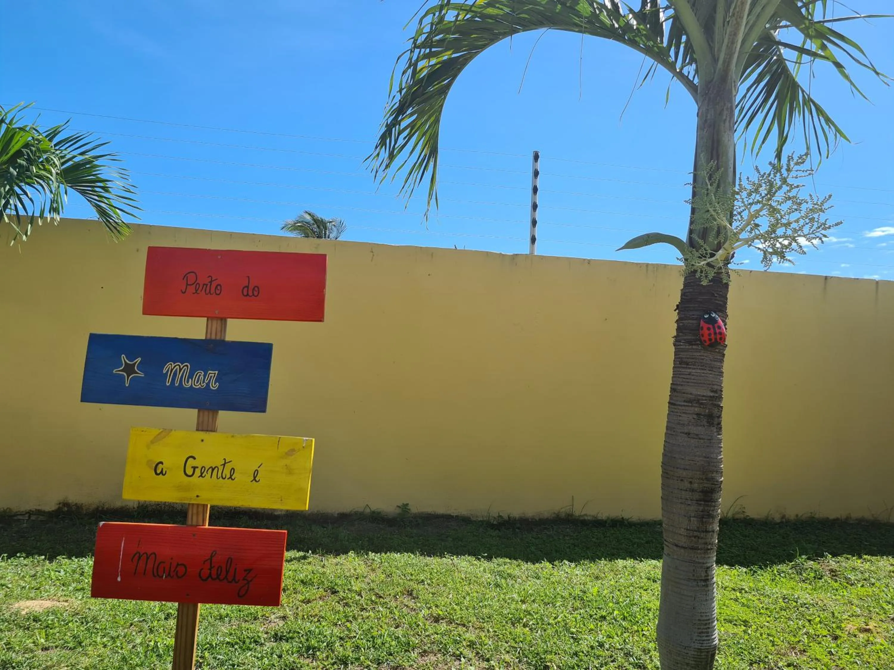 Seating area in Pousada Sonho de Mar