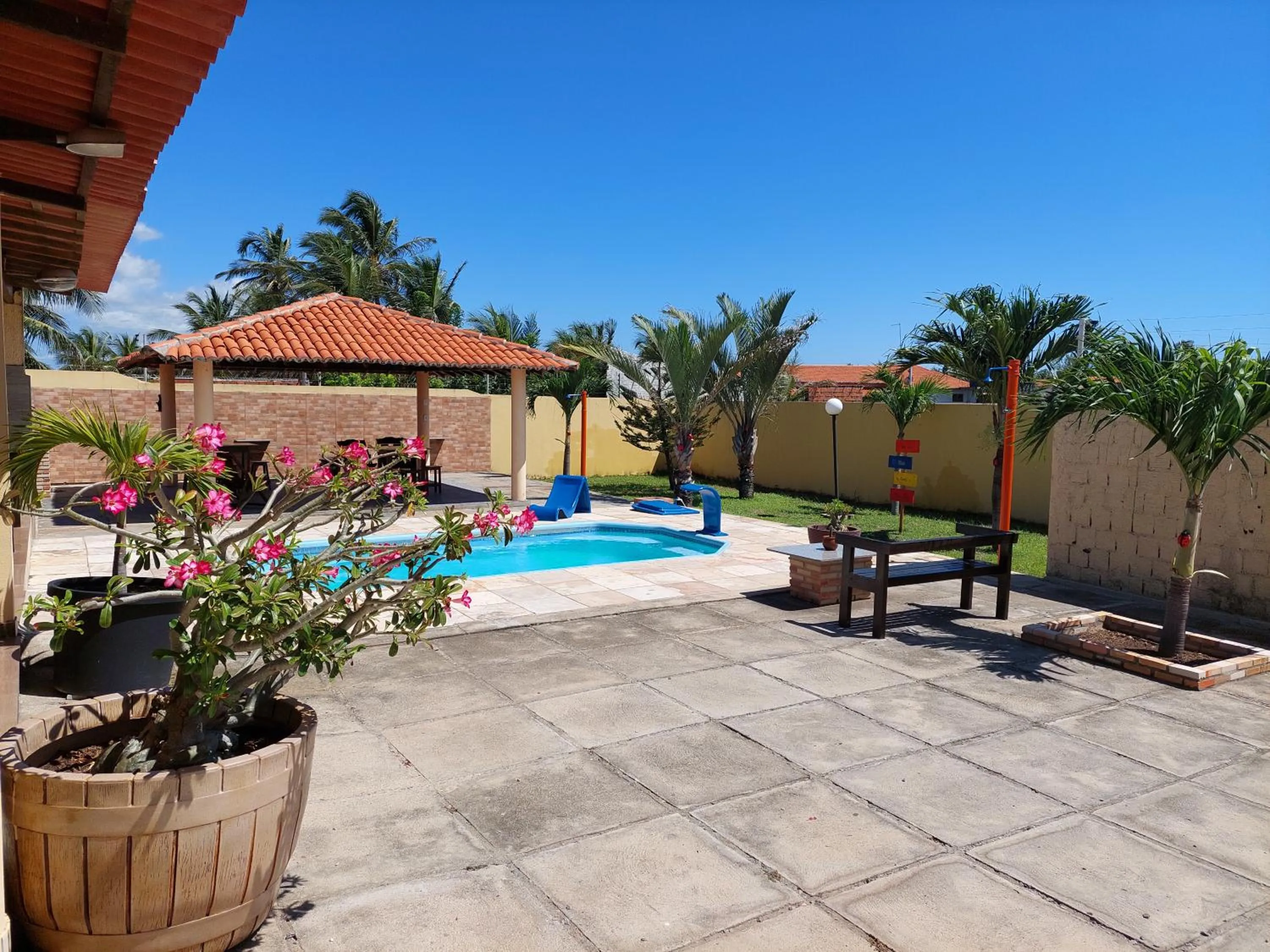 Seating area in Pousada Sonho de Mar