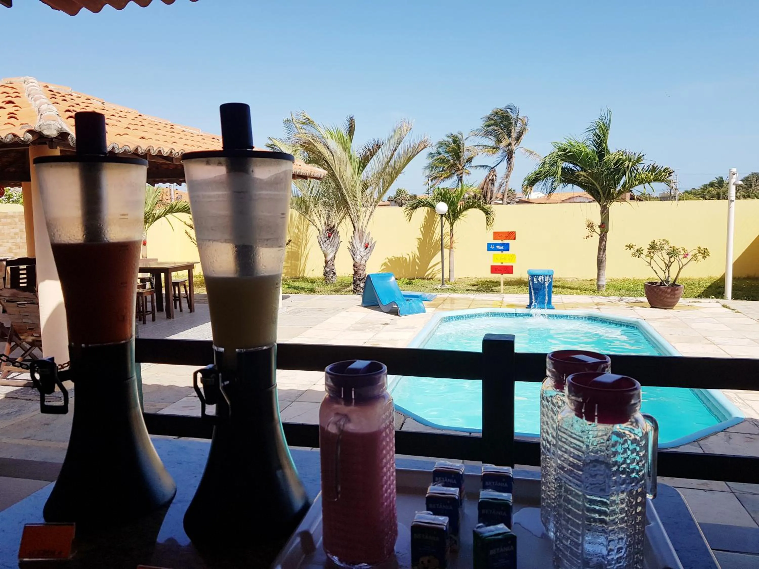 Seating area in Pousada Sonho de Mar