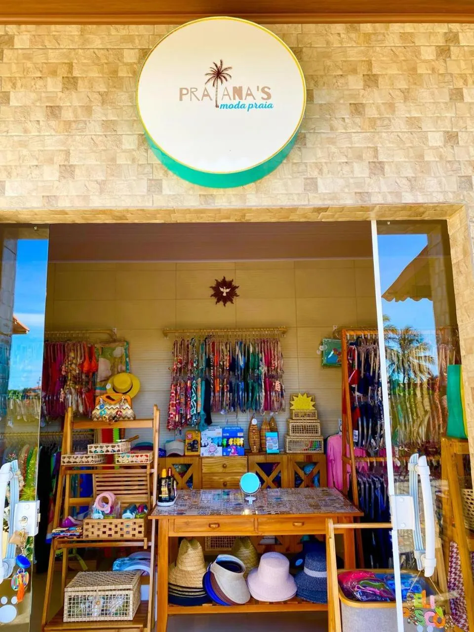 On-site shops in Pousada Sonho de Mar