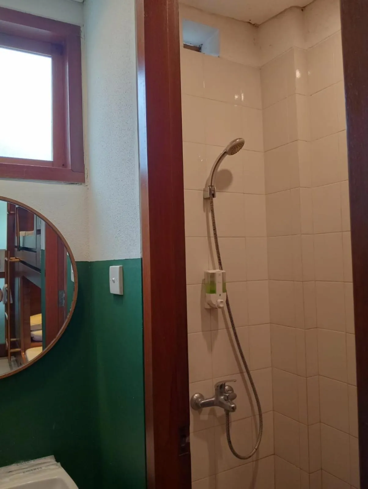 Shower in Liberta Malioboro South