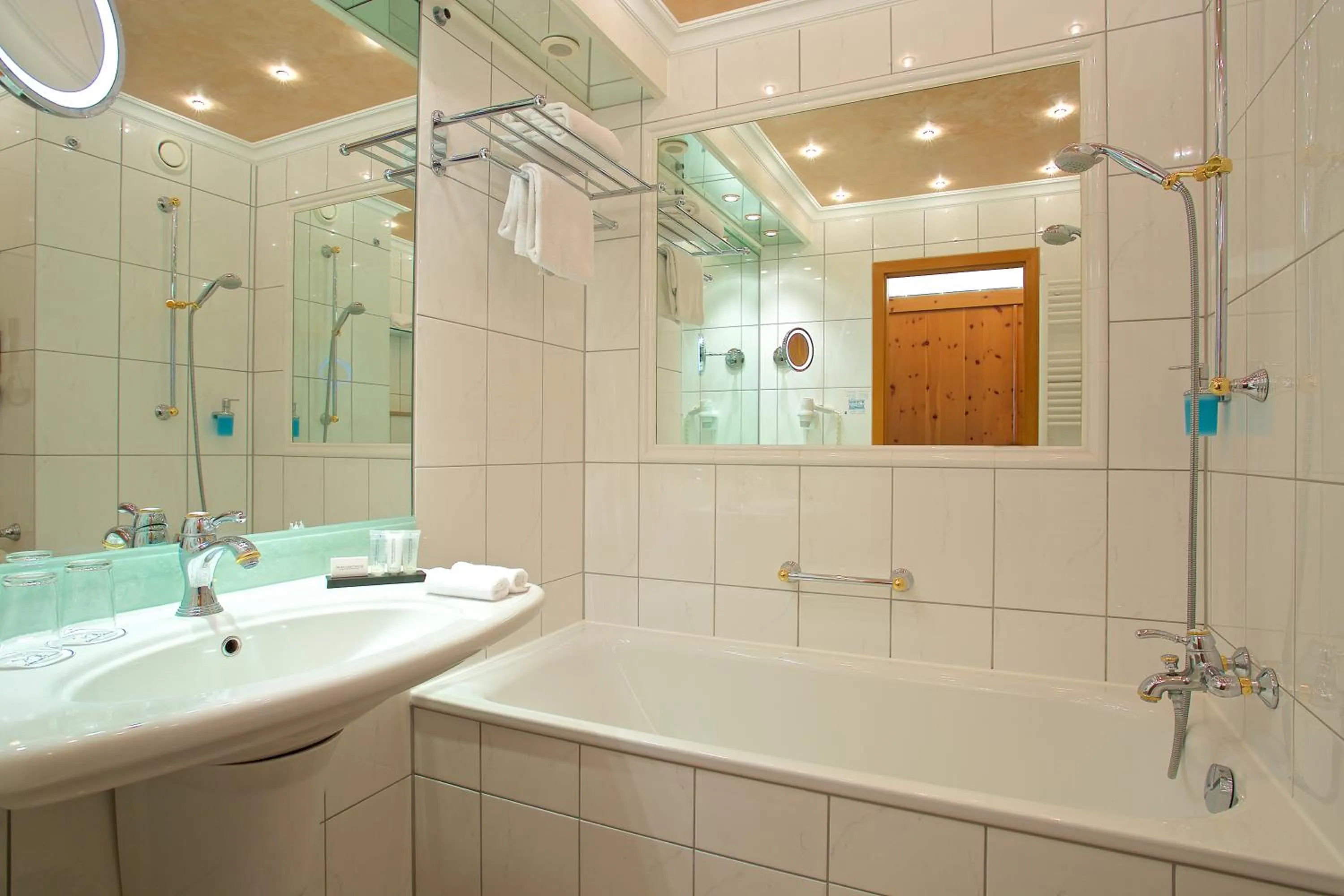 Bathroom in Yachthotel Chiemsee GmbH