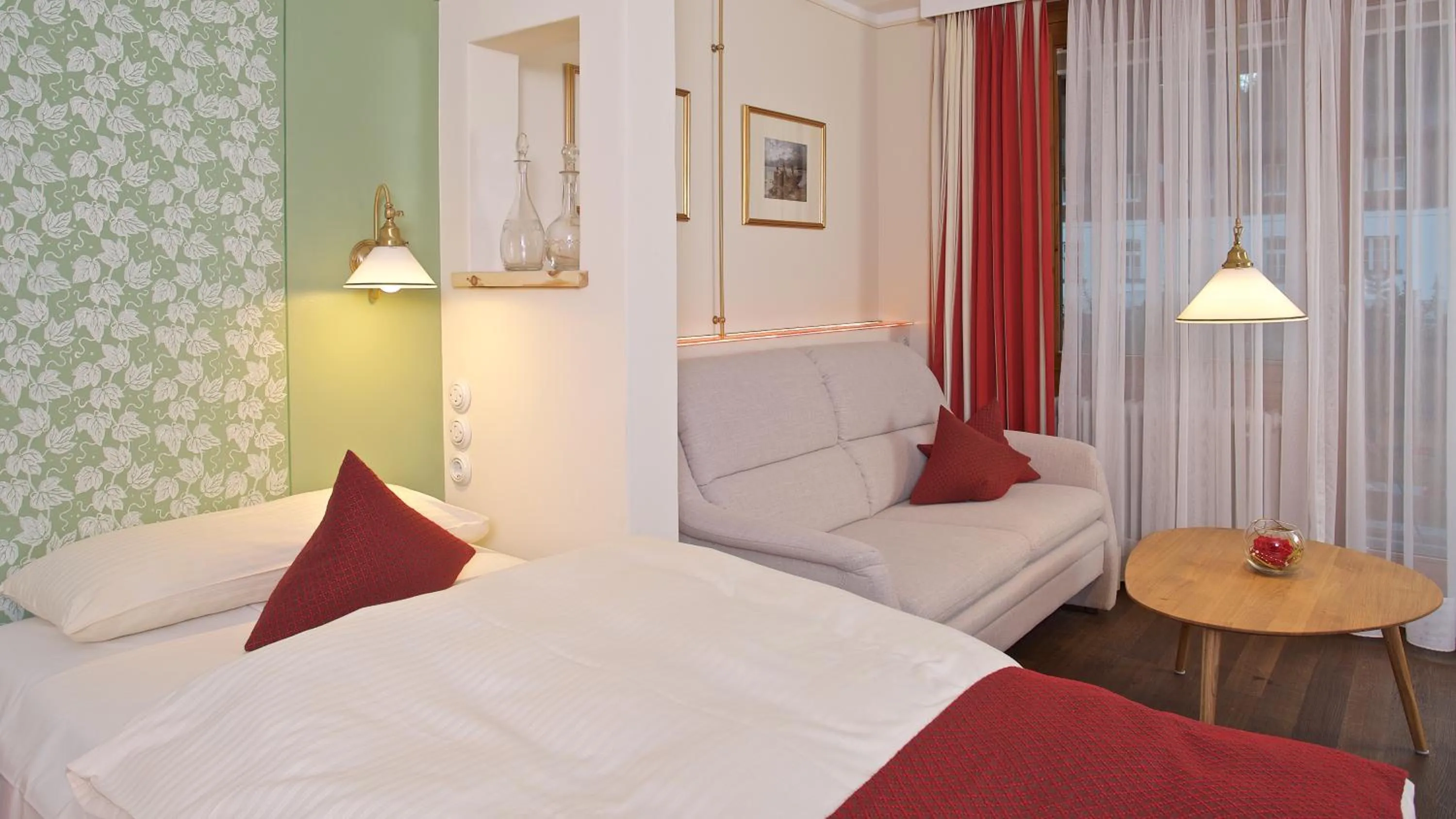 Photo of the whole room, Bed in Yachthotel Chiemsee GmbH