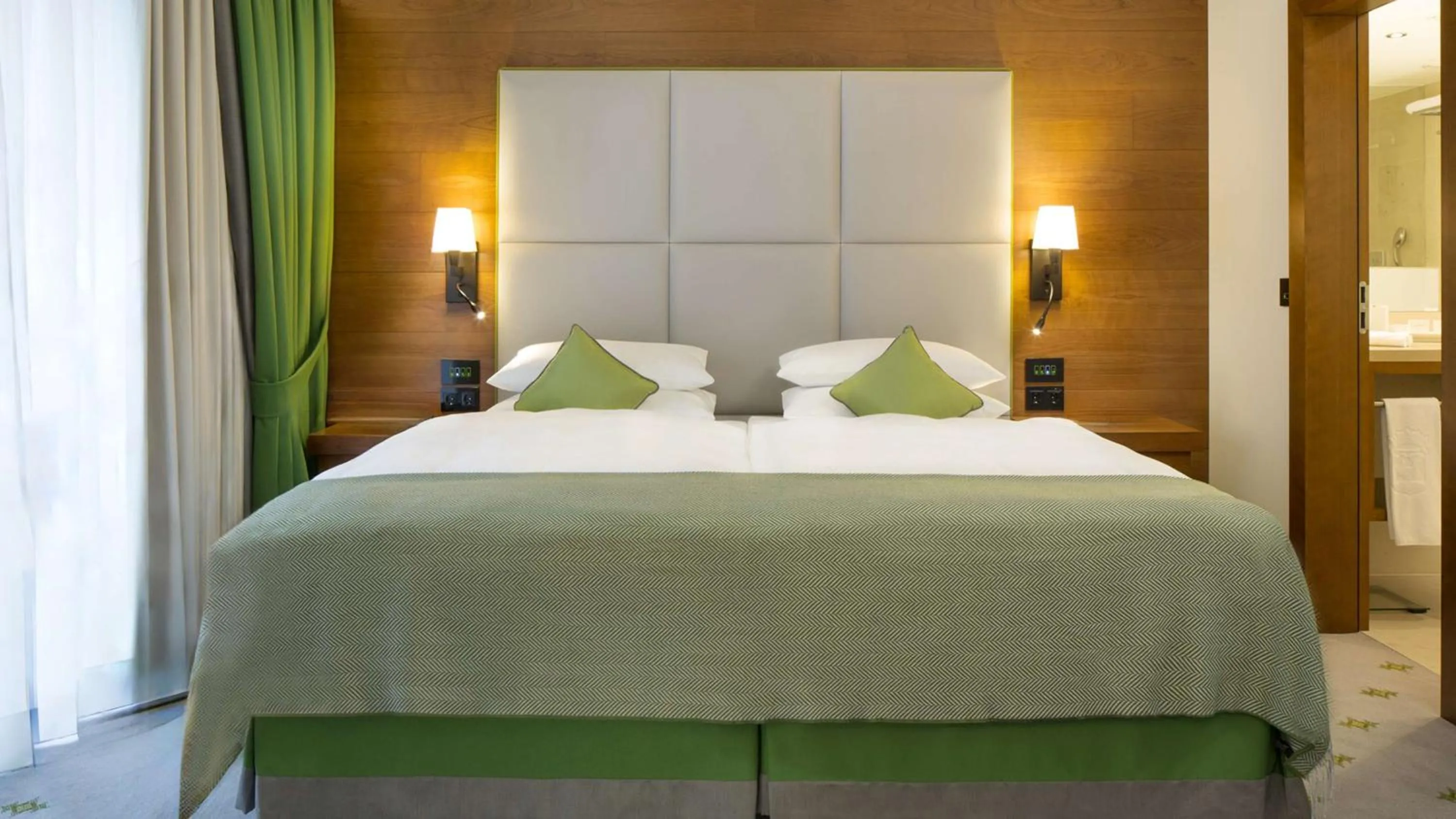 Bed in Hilton Frankfurt Gravenbruch