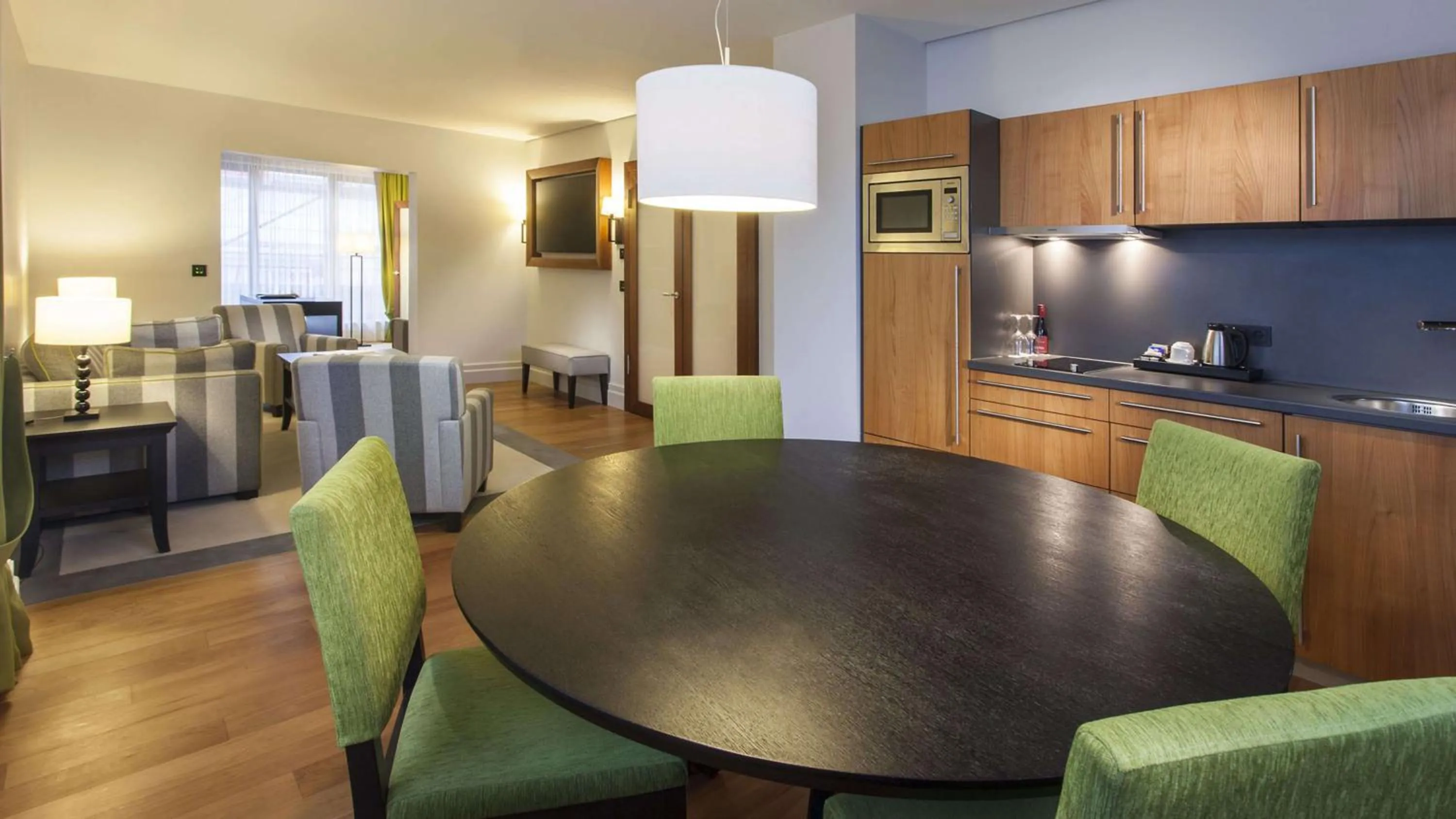 Kitchen or kitchenette in Hilton Frankfurt Gravenbruch