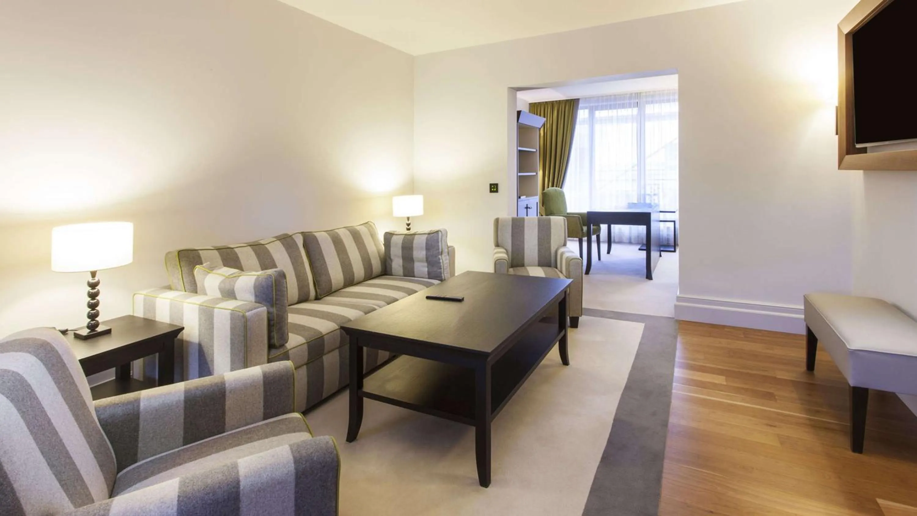 Living room in Hilton Frankfurt Gravenbruch