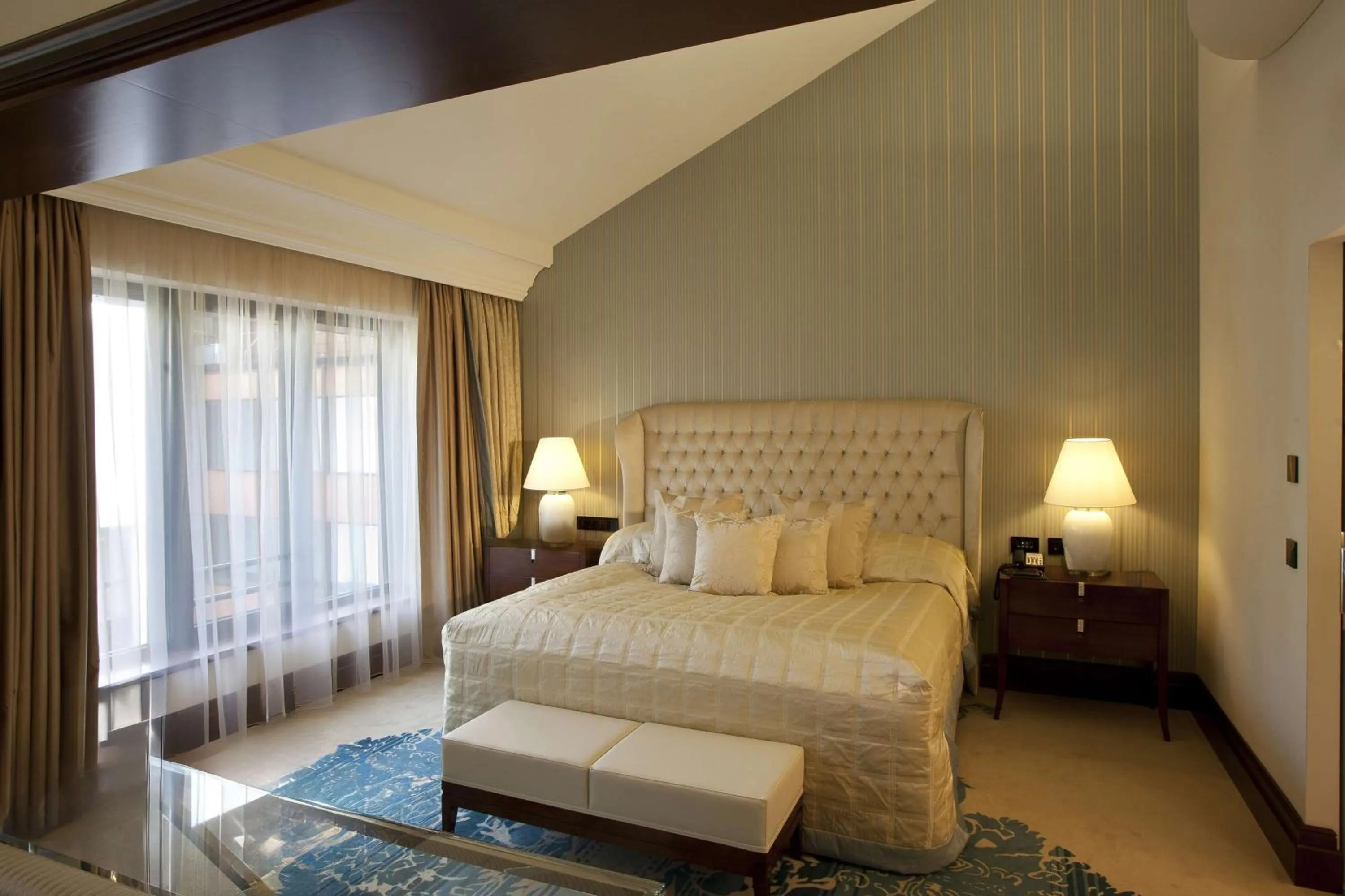 Bed in Hilton Frankfurt Gravenbruch