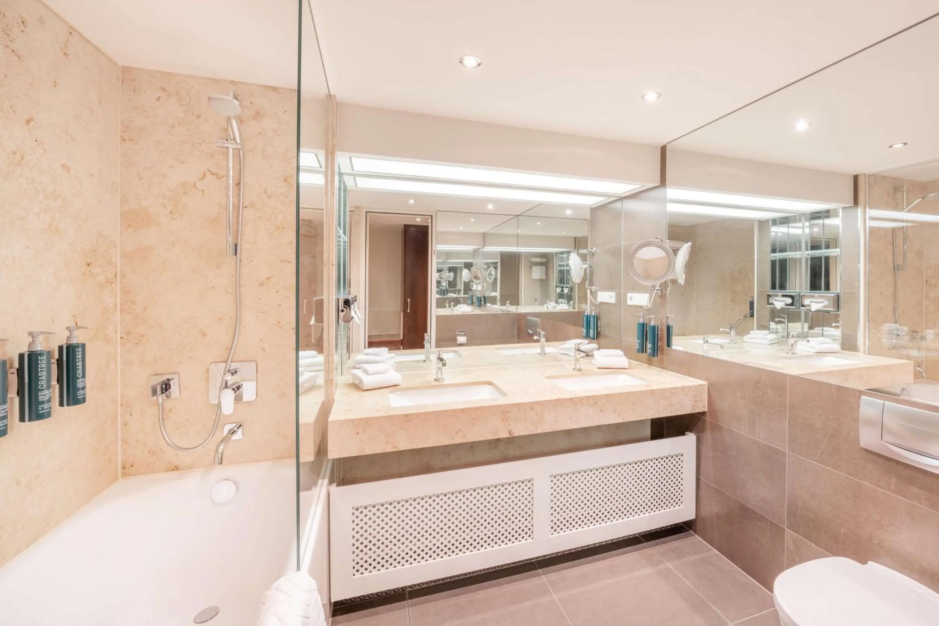 Bathroom in Hilton Frankfurt Gravenbruch