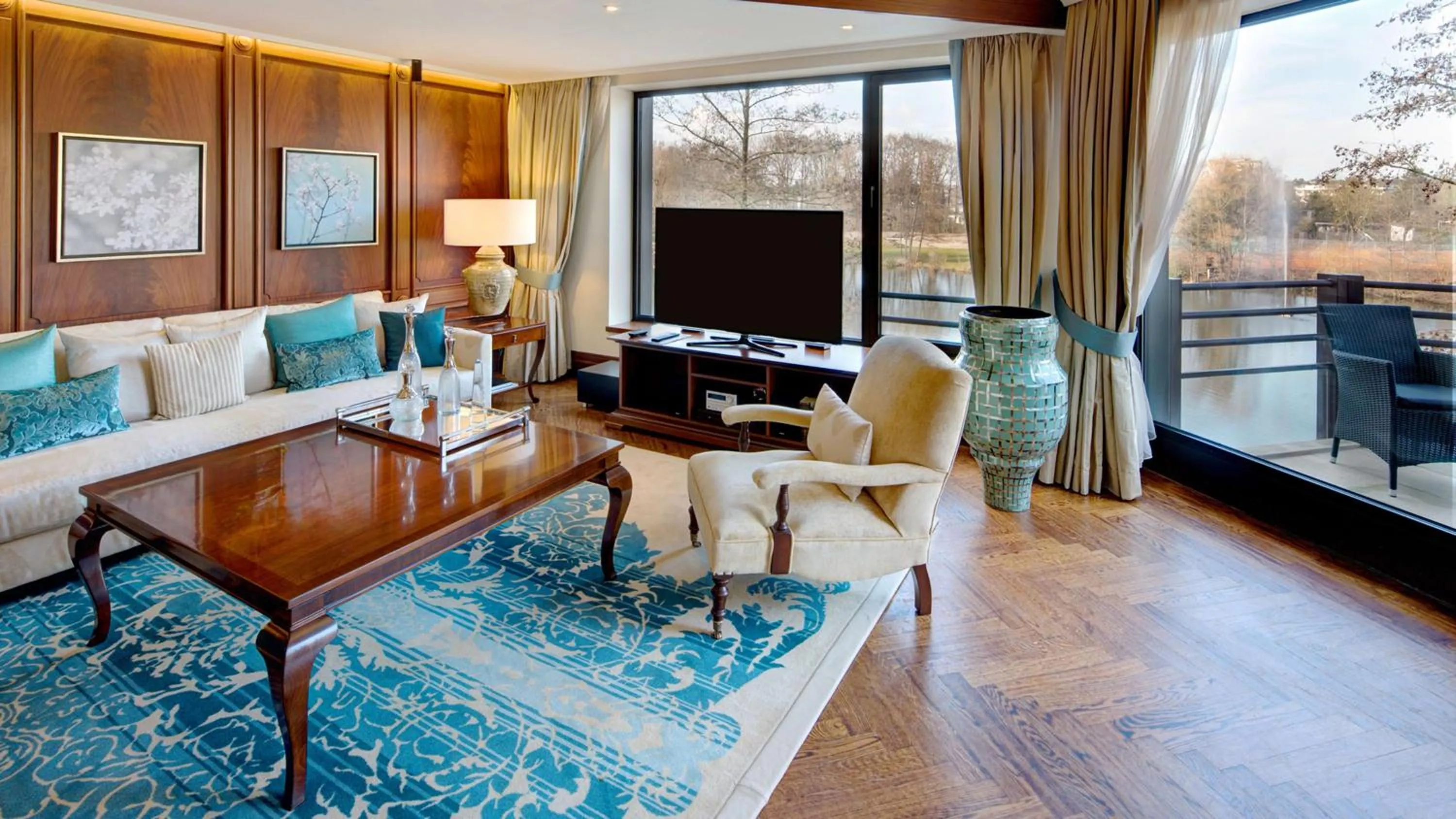 Living room in Hilton Frankfurt Gravenbruch