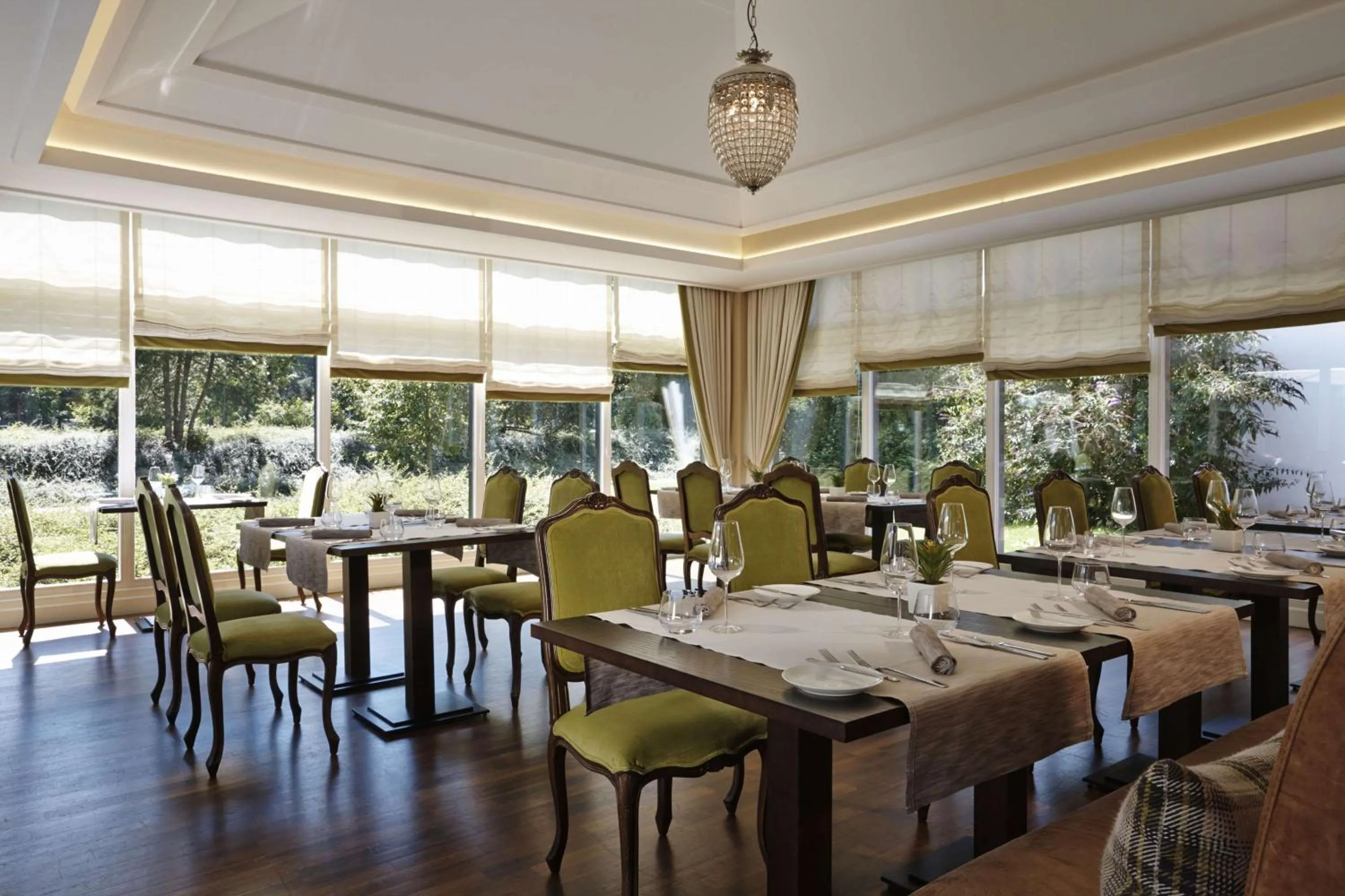 Restaurant/places to eat in Hilton Frankfurt Gravenbruch