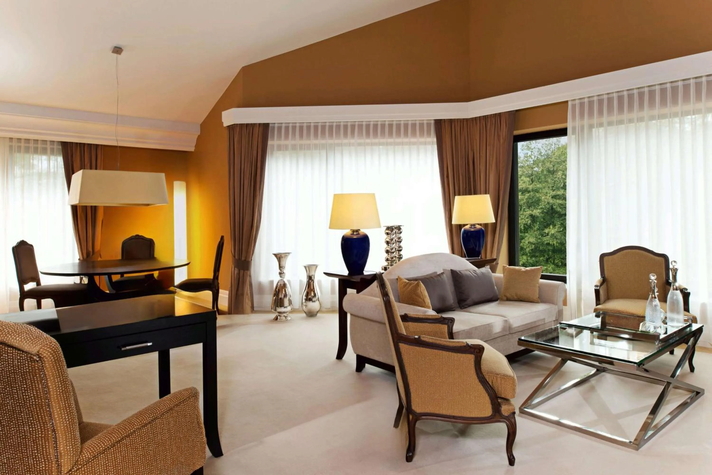 Living room in Hilton Frankfurt Gravenbruch