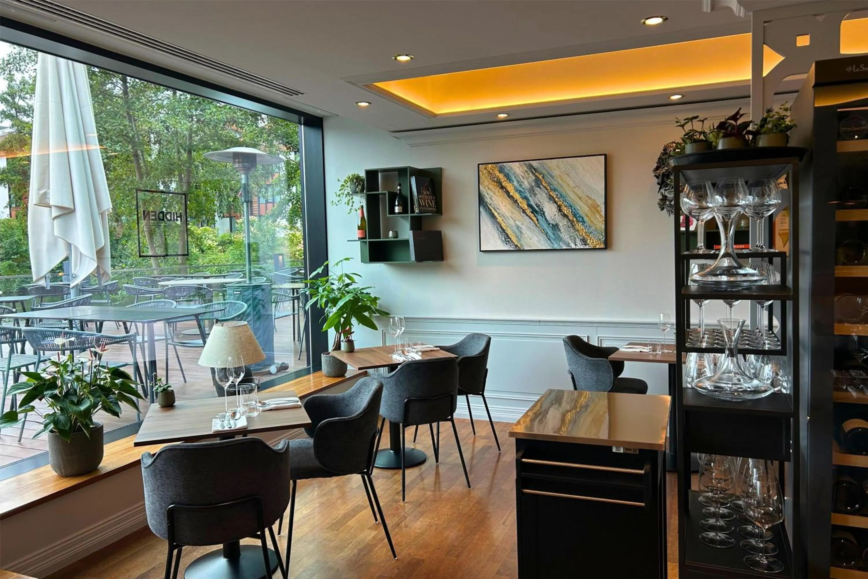 Lounge or bar in Hilton Frankfurt Gravenbruch