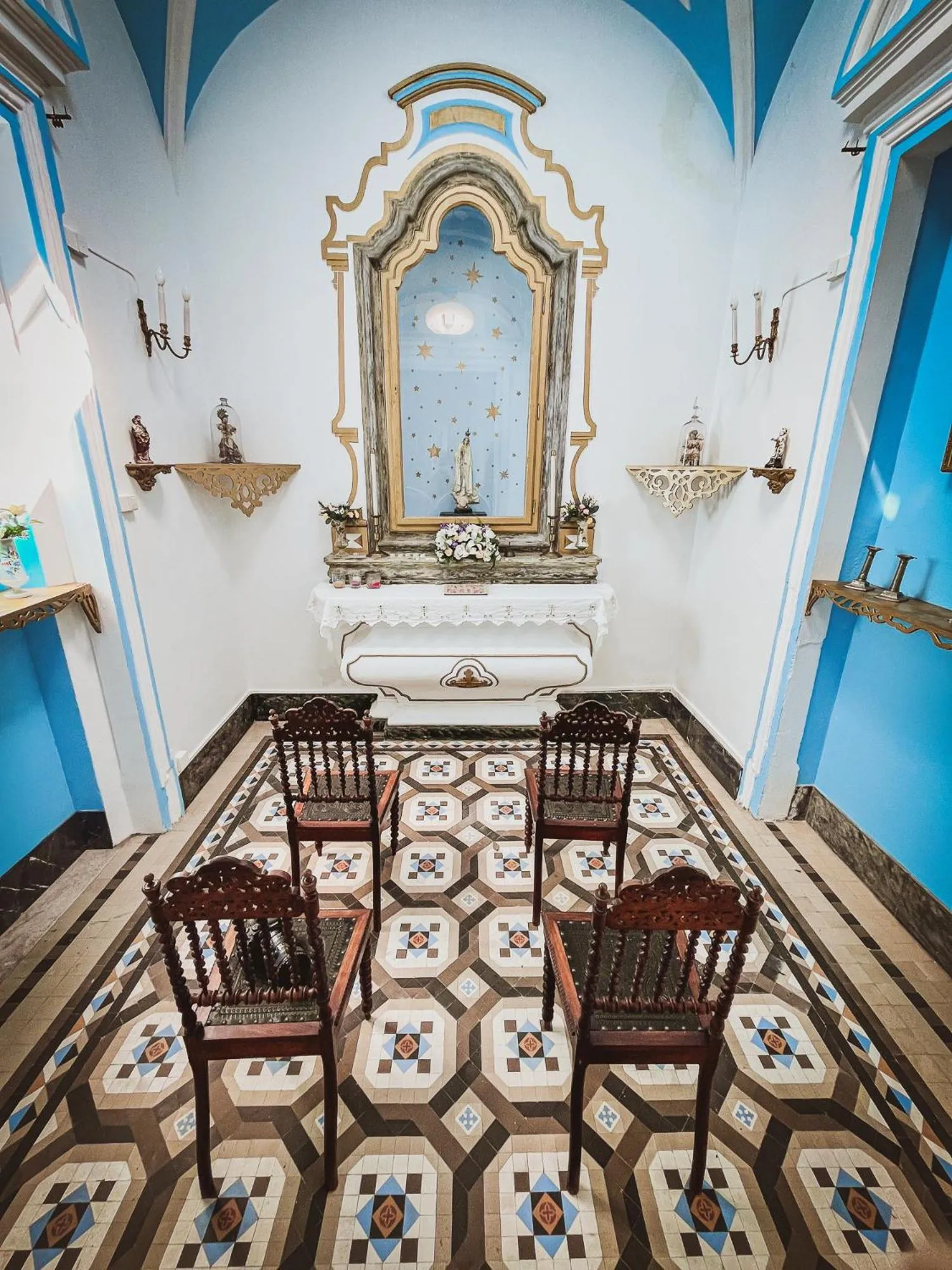 Property building in Very Typical - Alojamento Local