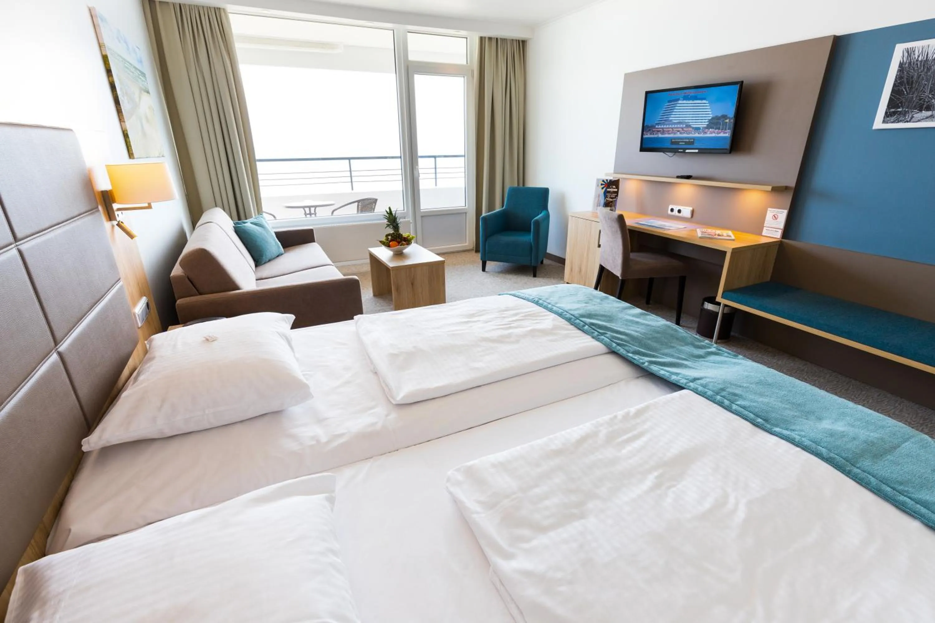 Photo of the whole room, Bed in Carat Hotel Grömitz