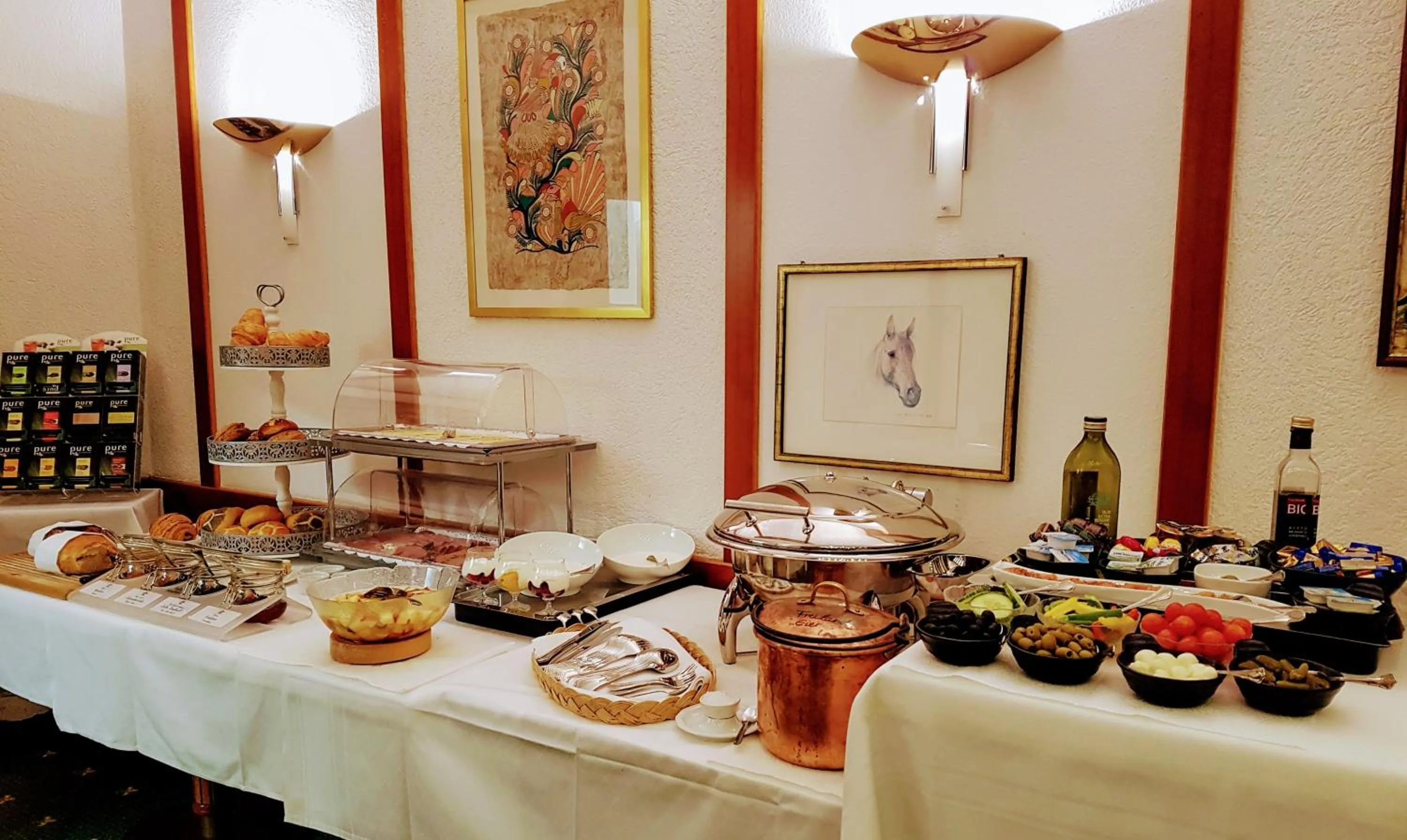 Breakfast in Hotel Garni Reulein