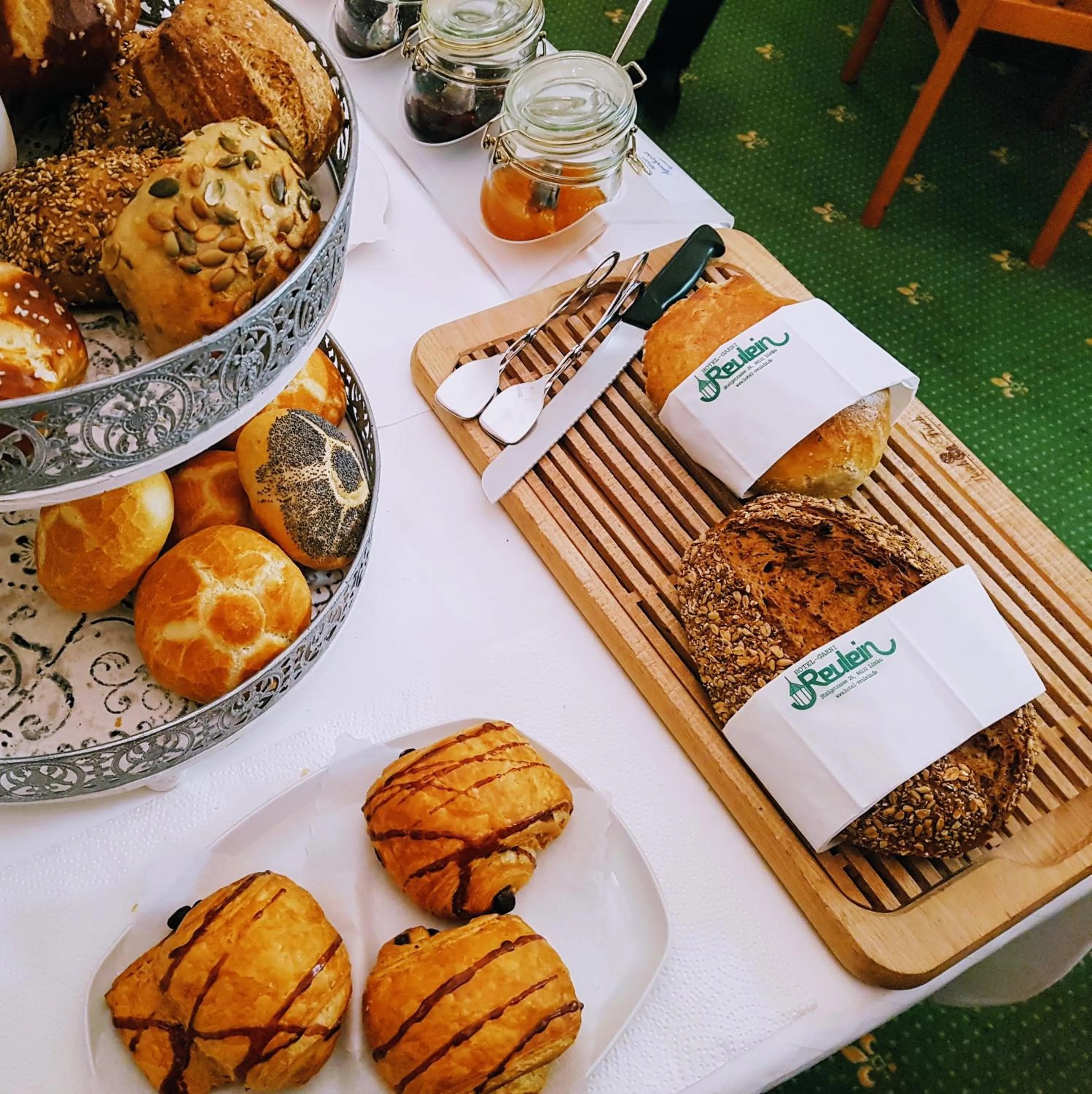 Breakfast in Hotel Garni Reulein