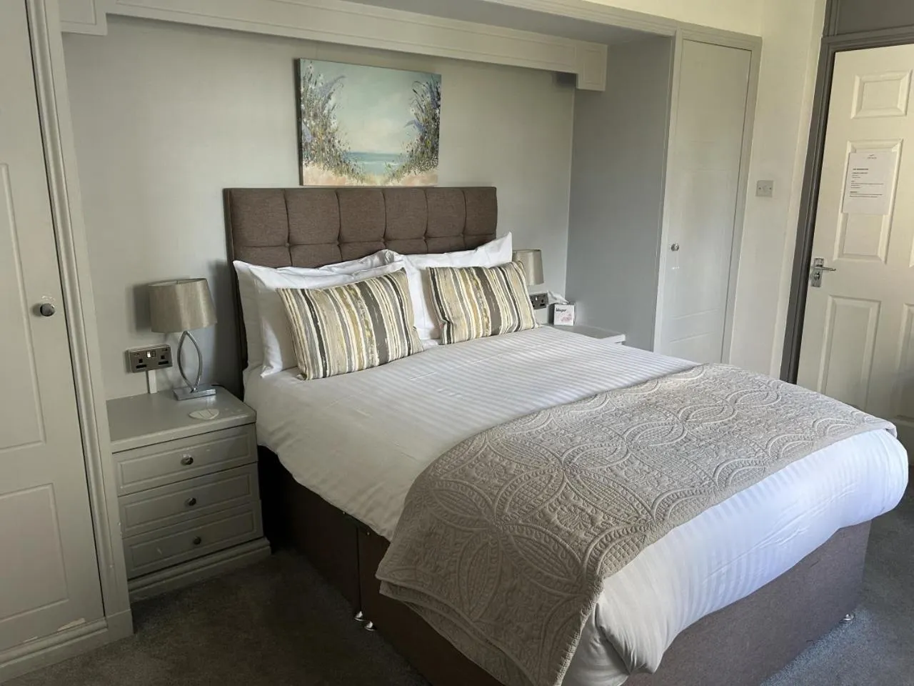 Bedroom, Bed in Uplands Inn Cartmel